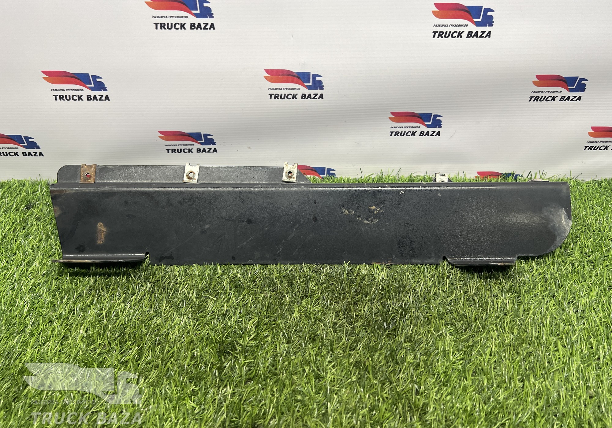 81153010116 Кронштейн трапа левый