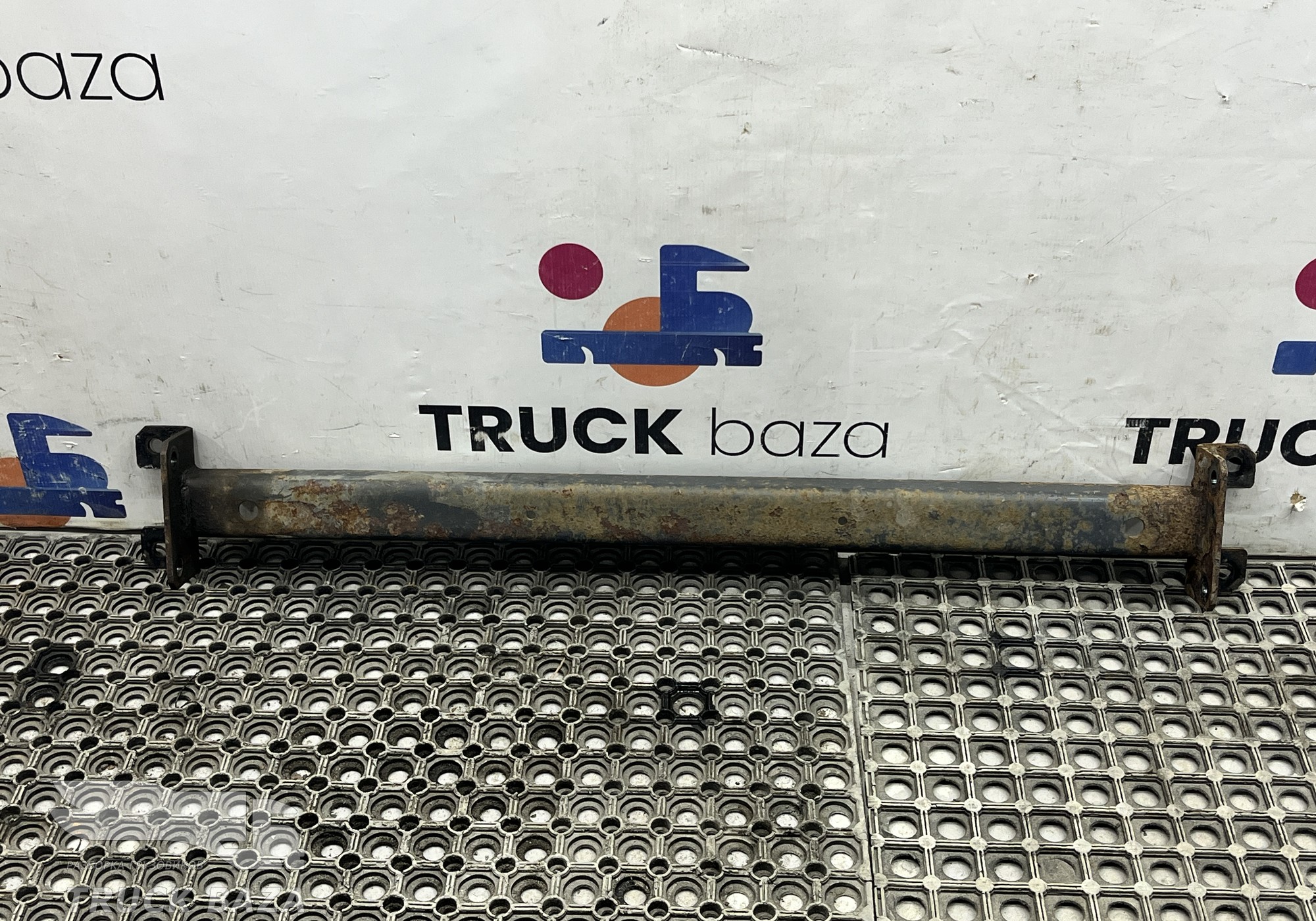 A9413101722 Усилитель переднего бампера для Mercedes-Benz Actros MP1 (с 1996 по 2003)