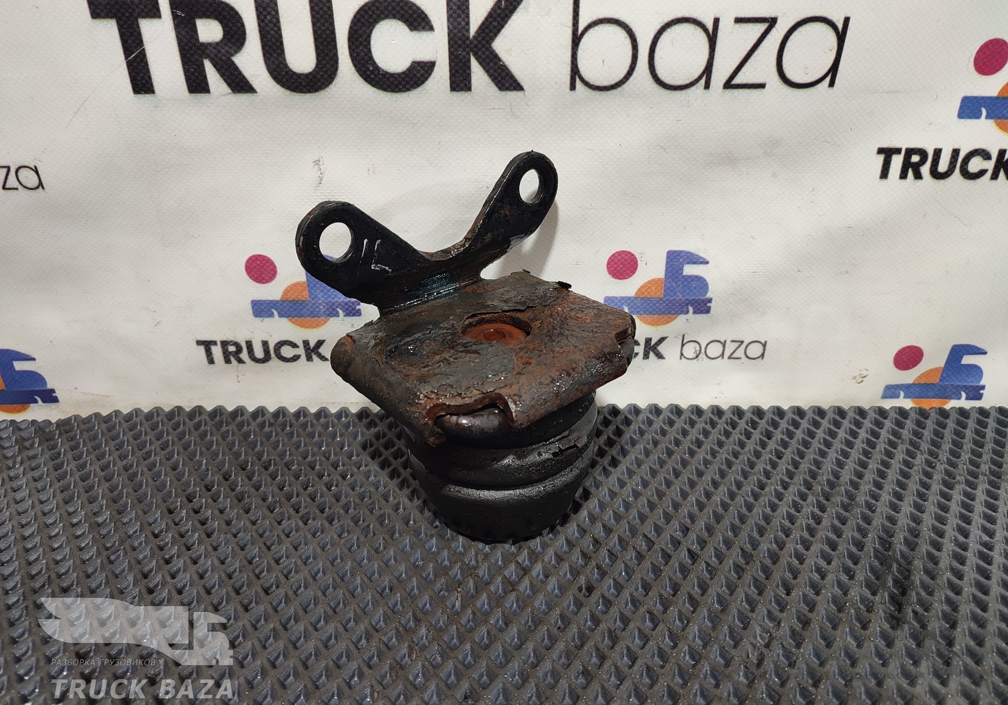 81414016036 Отбойник передней рессоры