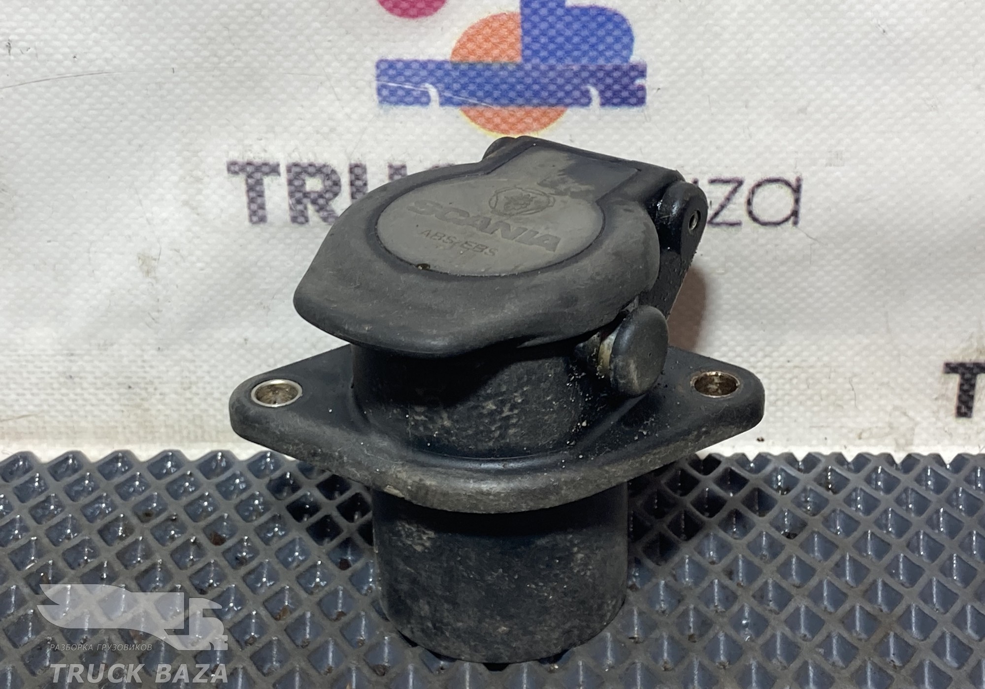 1928539 Корпус розетки