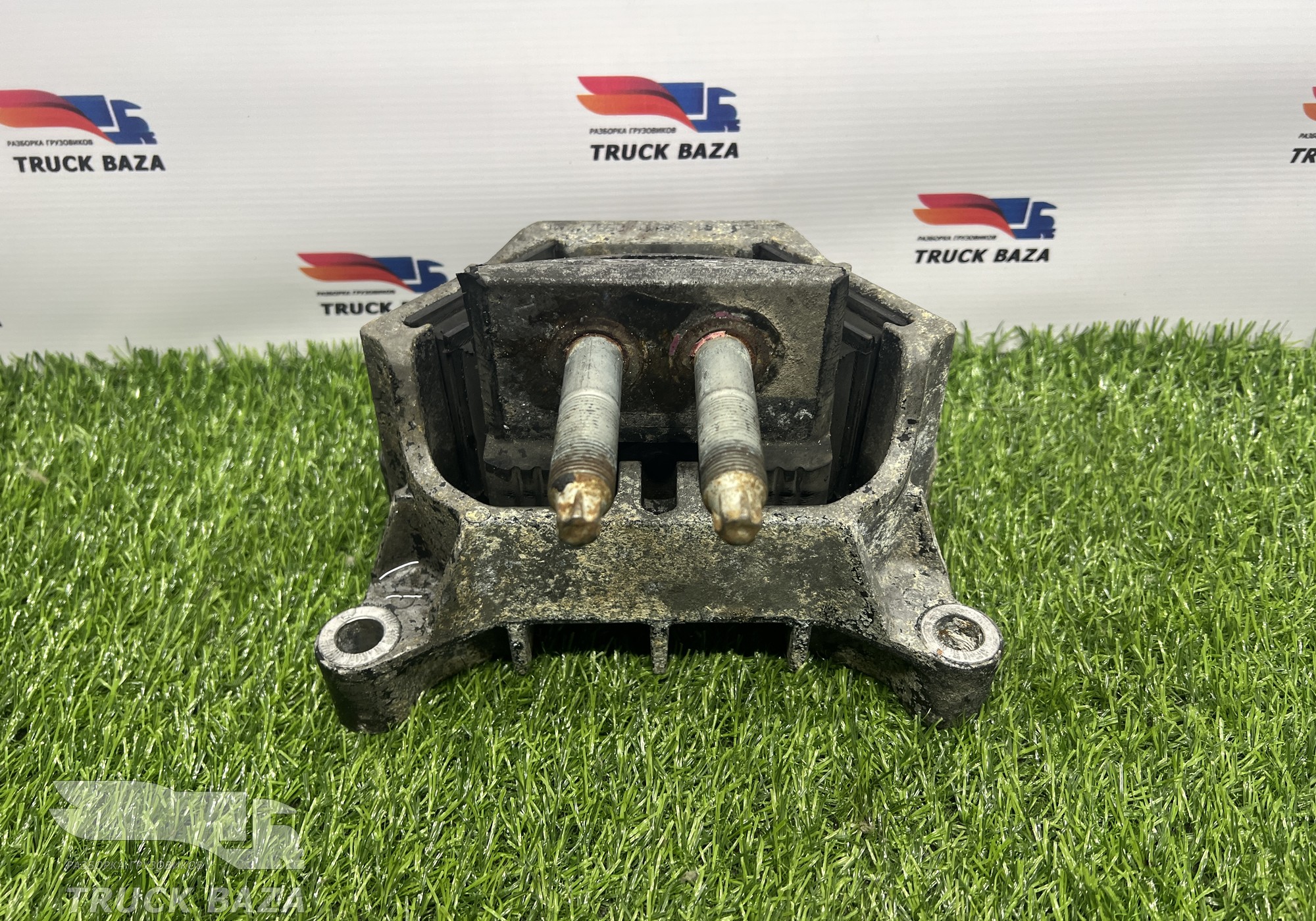 81962100597 Опора двигателя