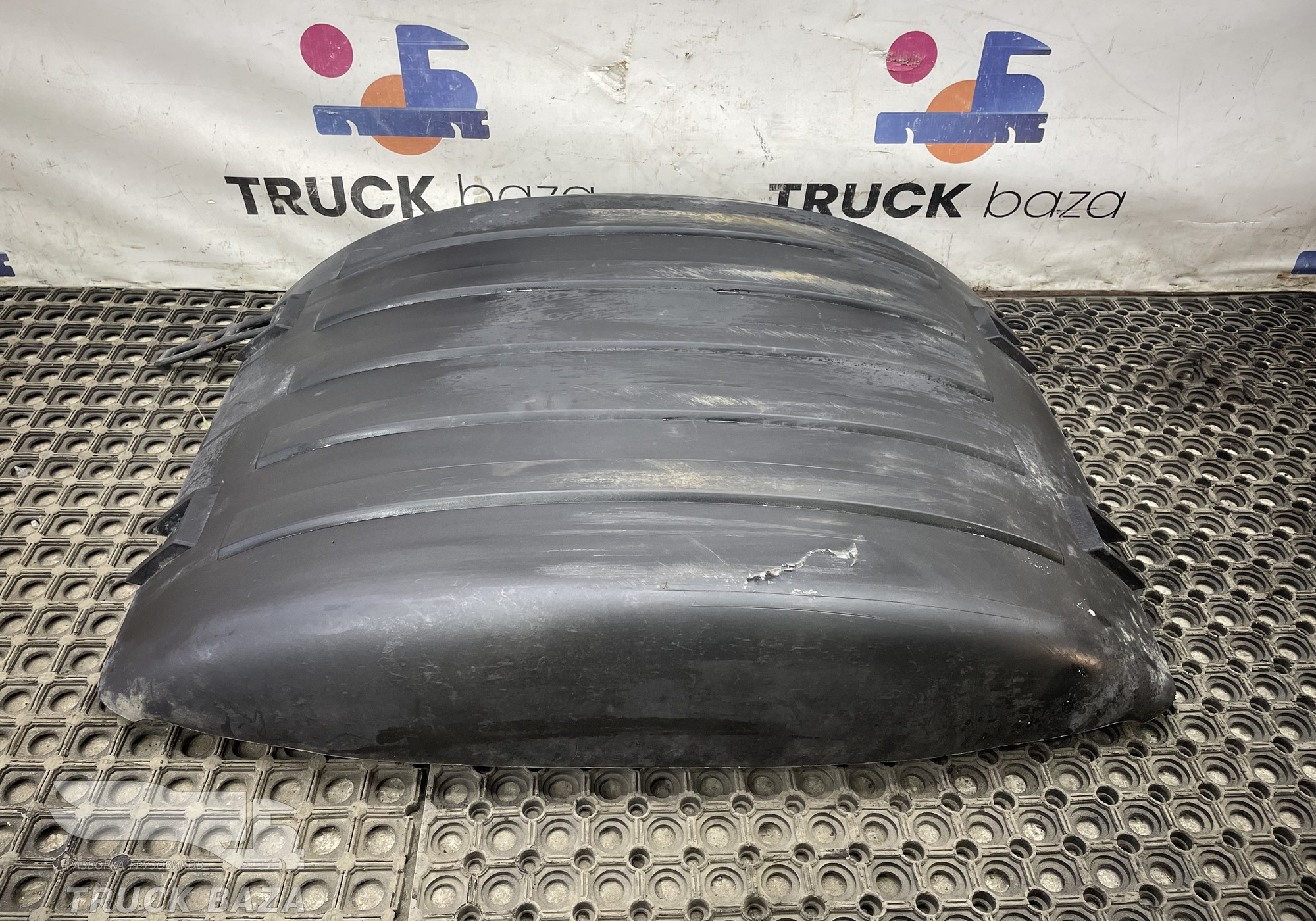 1357601 Крыло заднее верхняя часть