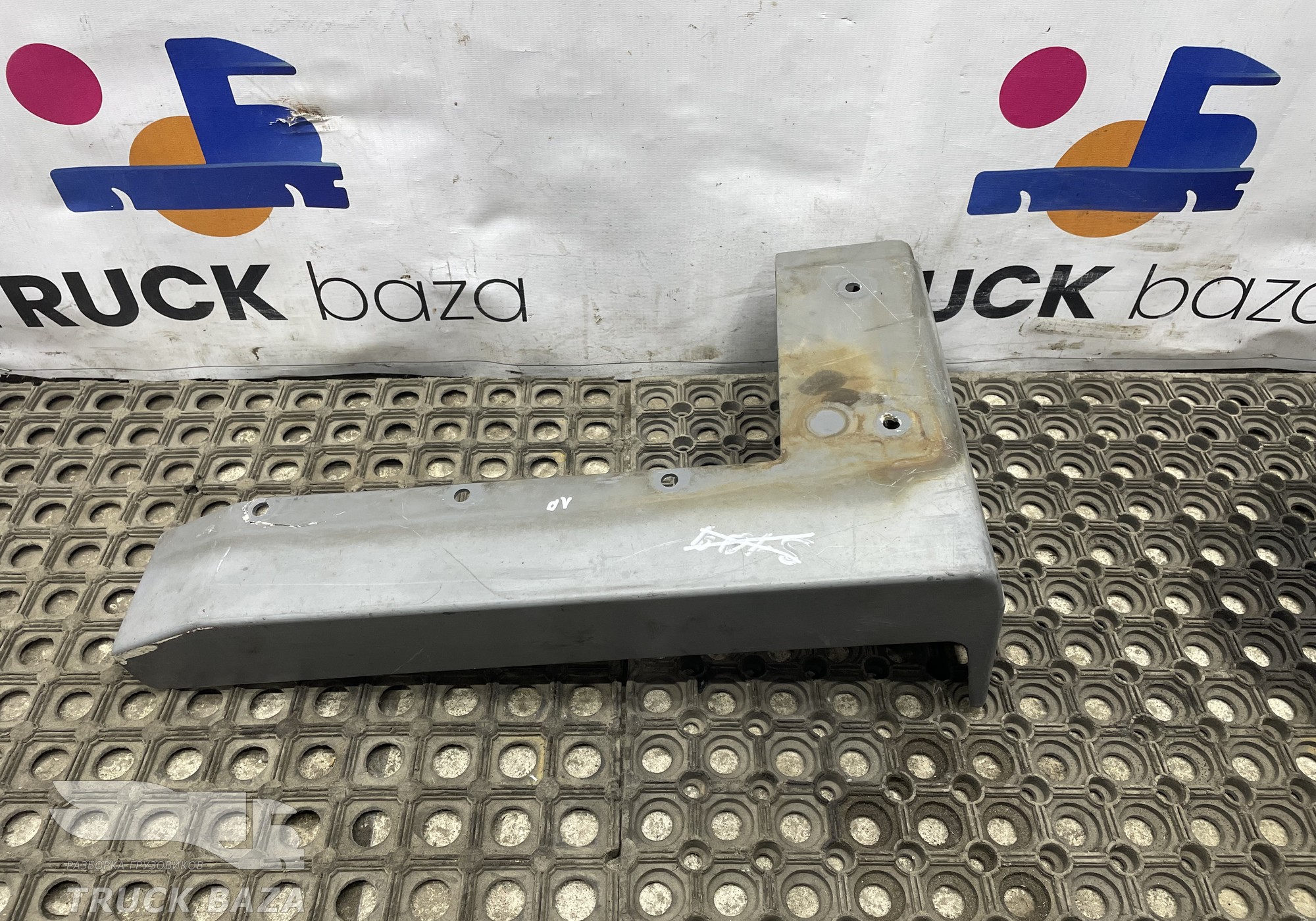 A9738811001 Накладка на переднее правое крыло