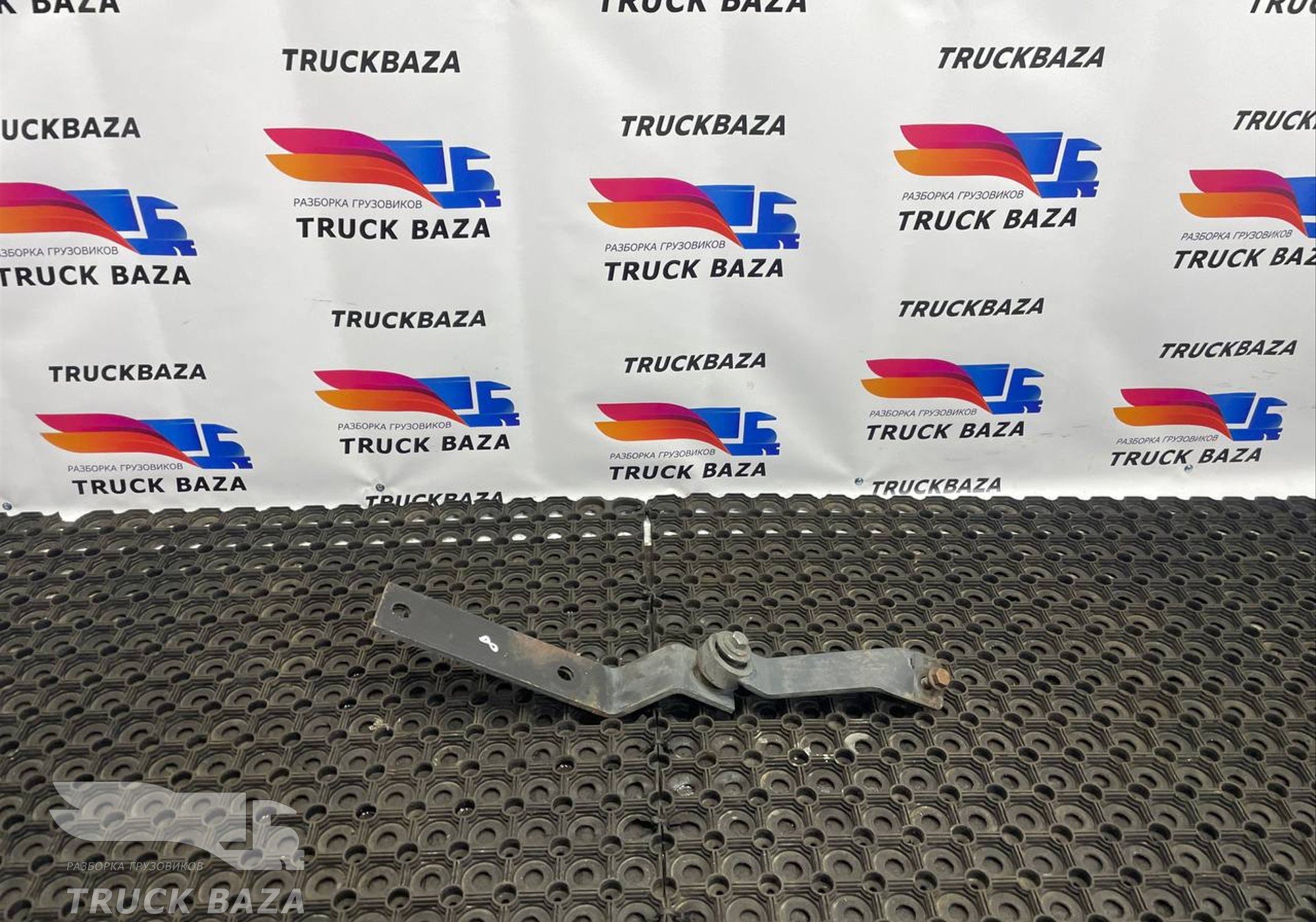 1958625 Кронштейн трубы глушителя для Daf XF106 (с 2012)