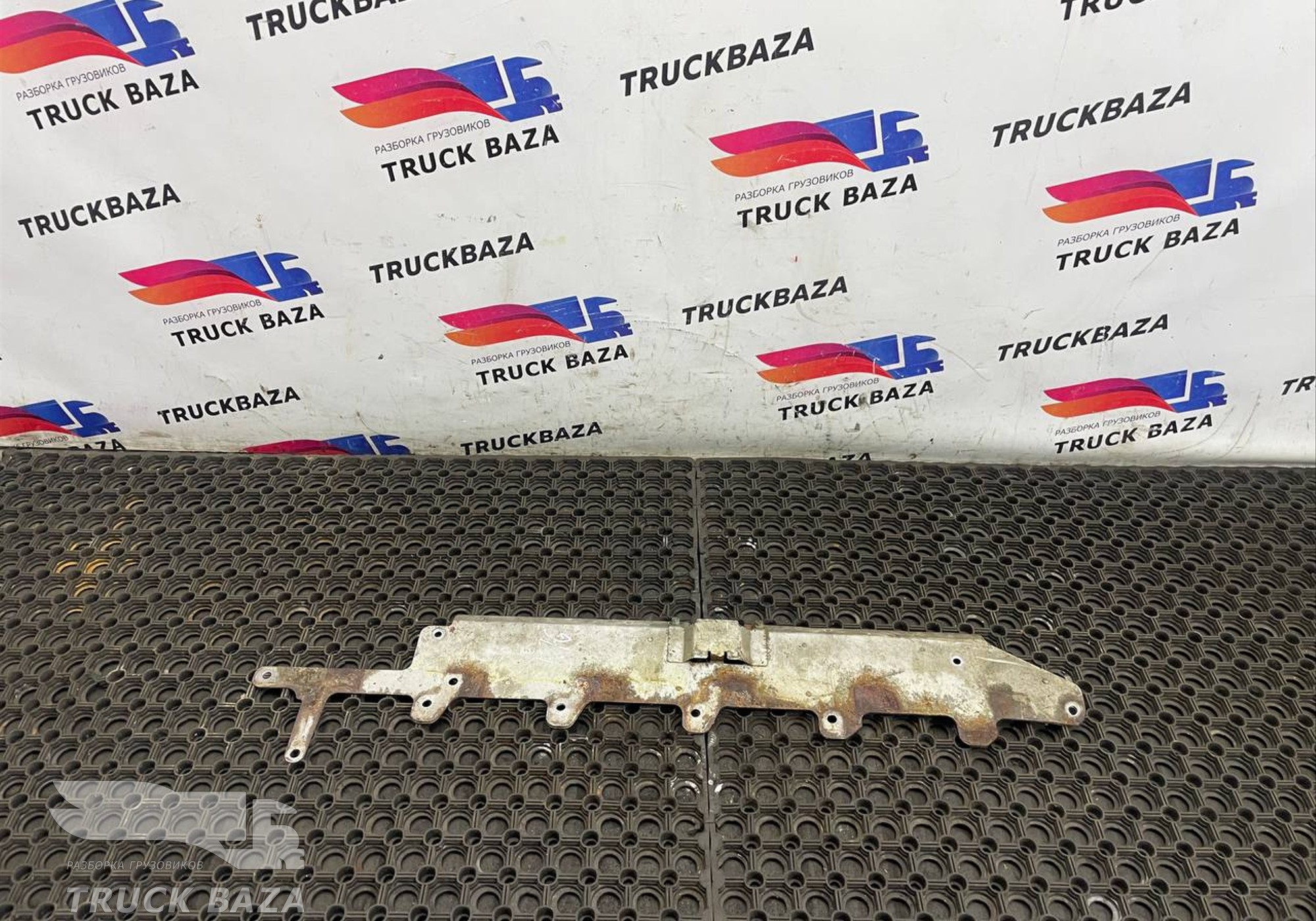 51081205401 Теплозащитный щиток для Man TGX TG3 (с 2020)