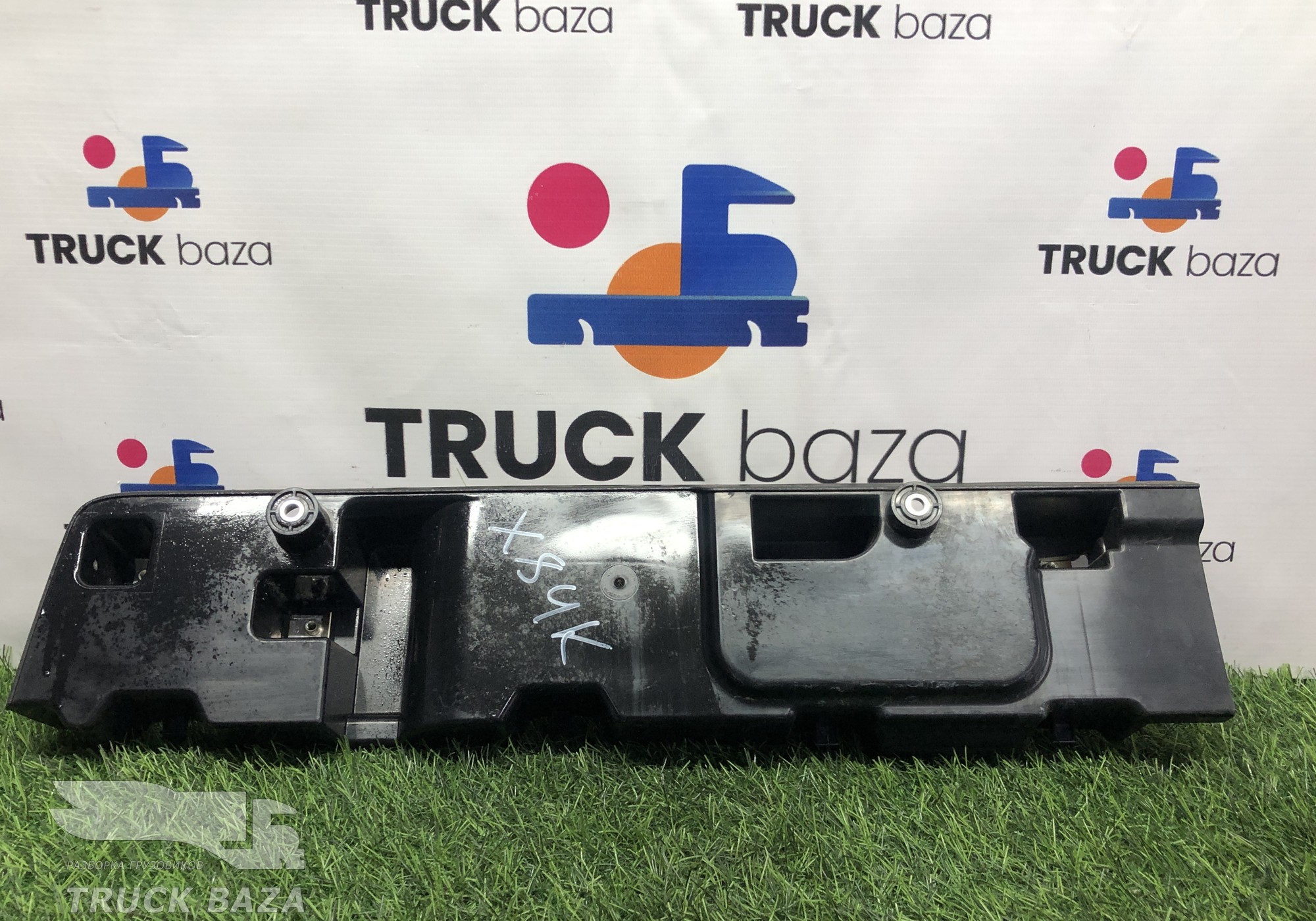 1844710 Накладка панели приборов правая для Daf XF105 (с 2005)