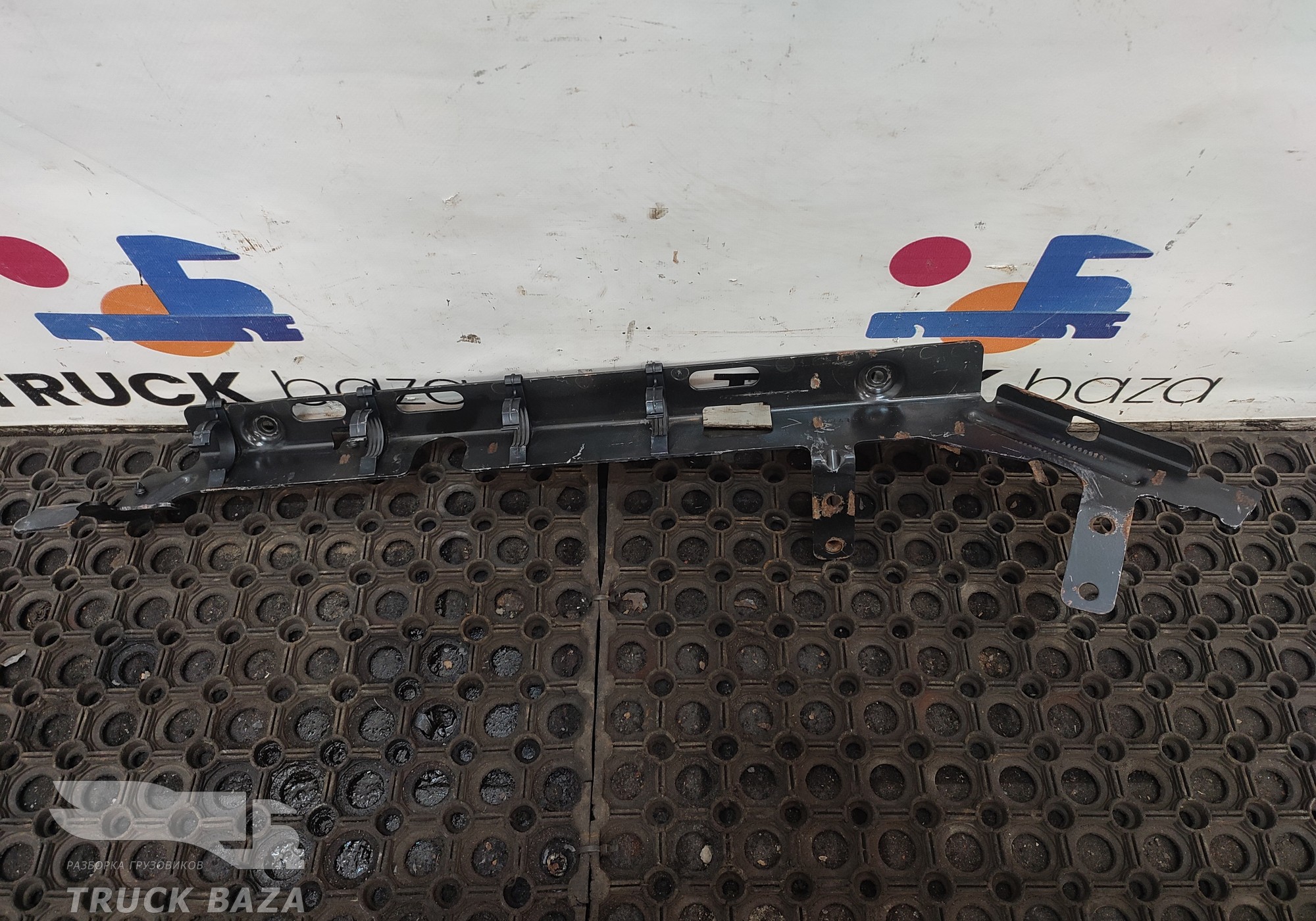 51254415134 Кронштейн проводки двигателя