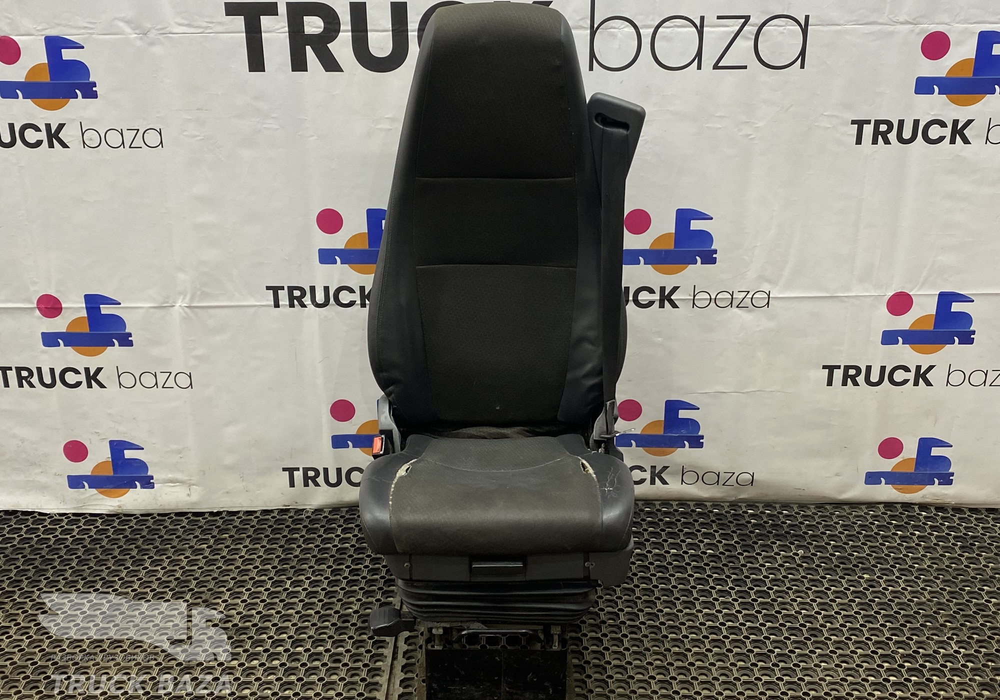 1484204 Сиденье водительское пневматическое для Scania 5-series R (с 2004 по 2016)