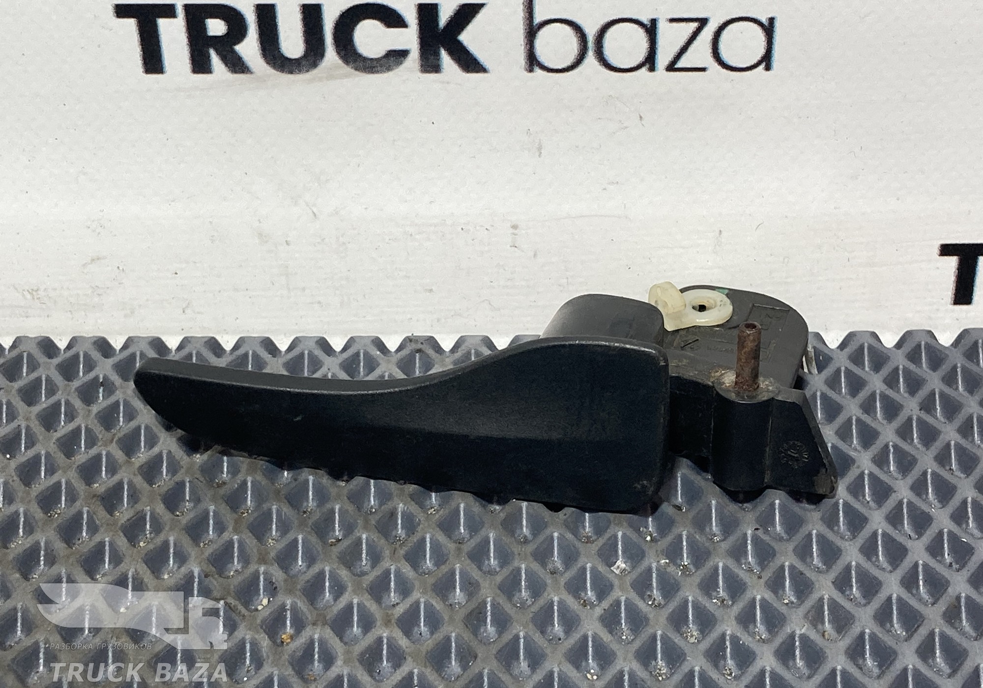 0007230036 Ручка двери внутренняя правая