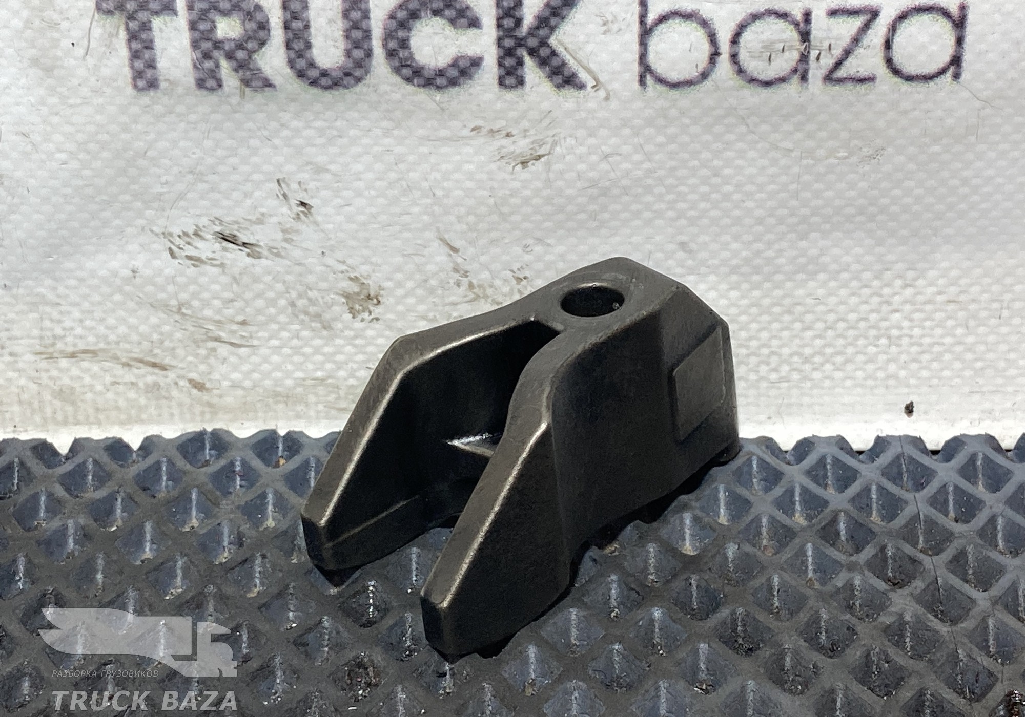 1791123 Кронштейн форсунки топливной