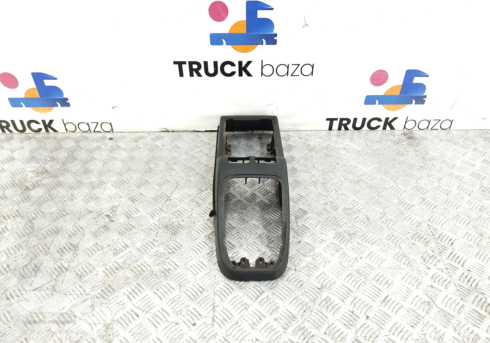 81617016286 Кожух кулисы КПП для Man TGA