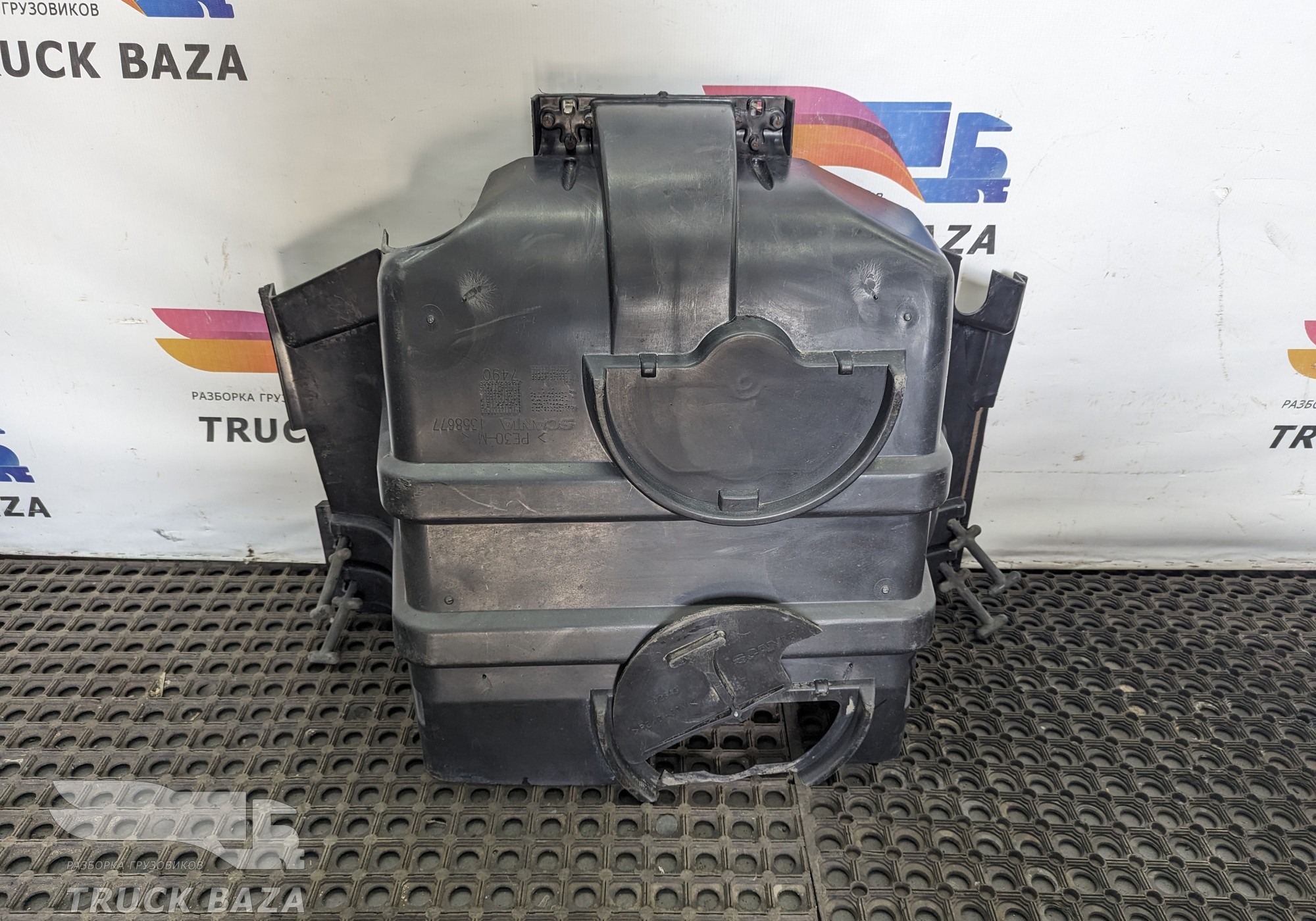 1358677 Защита двигателя для Scania 4-series