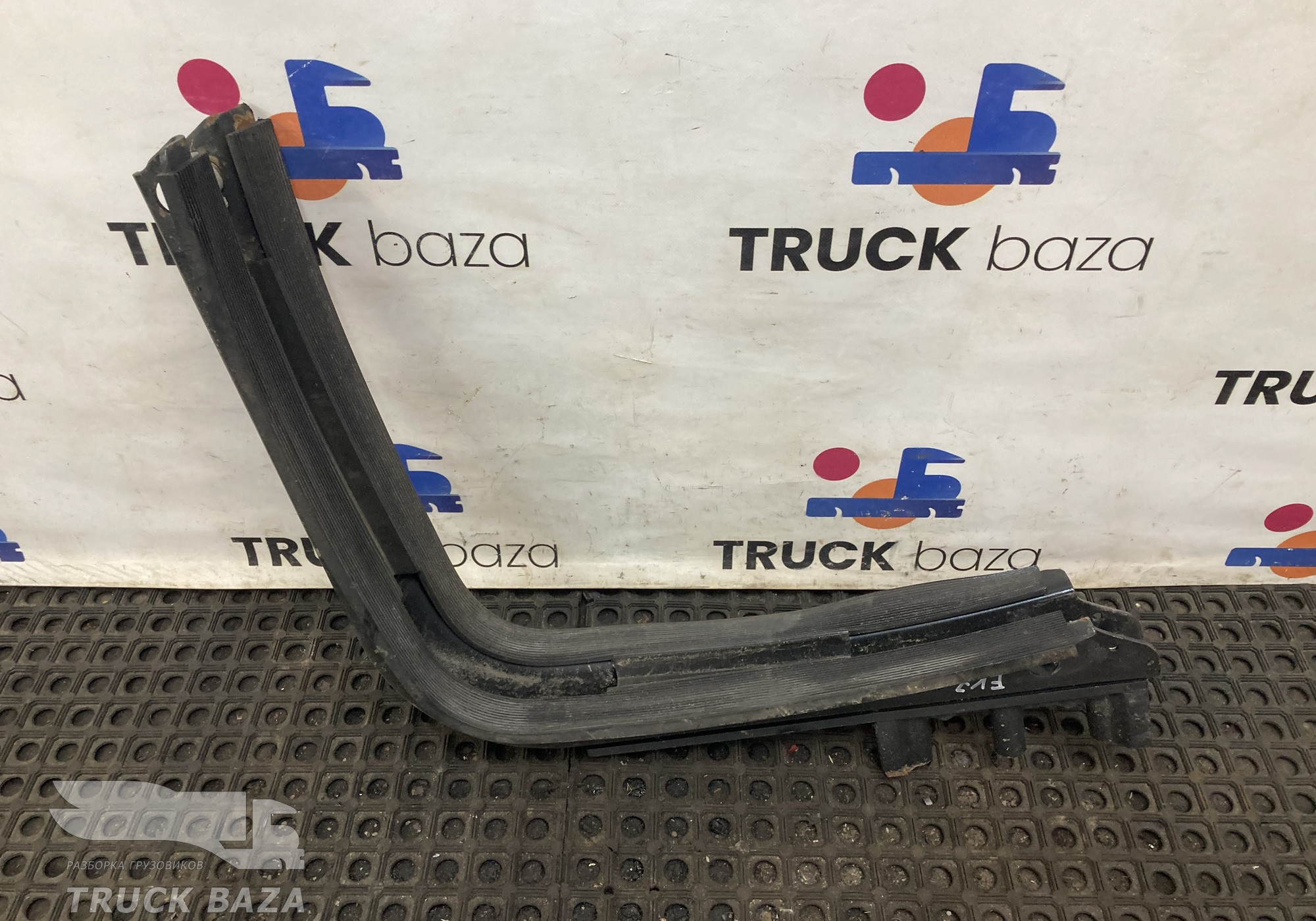 11011052005 Кронштейн топливного бака для Faw J7 (с 2018)