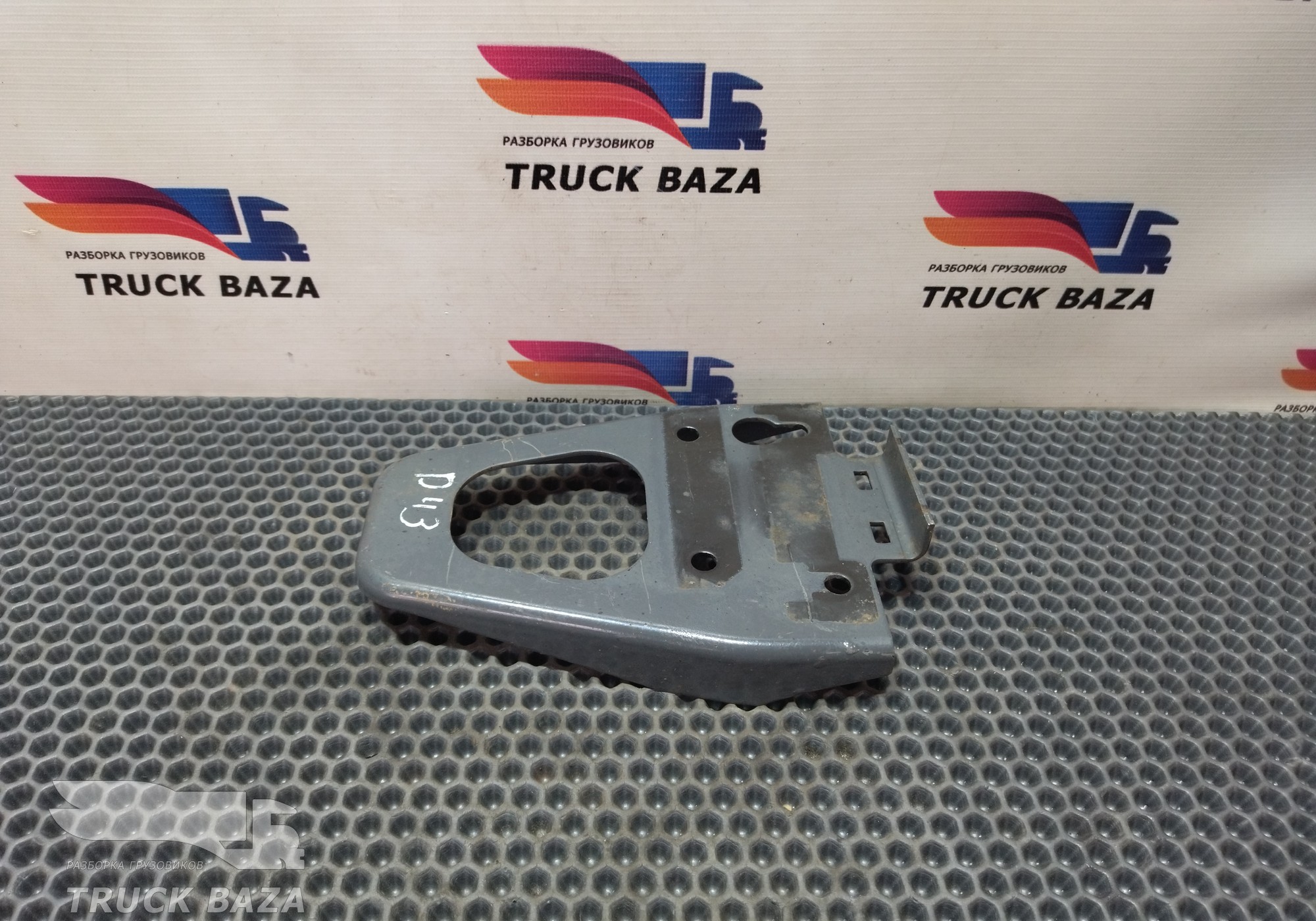 1687027 Кронштейн усилителя бампера левый для Daf CF