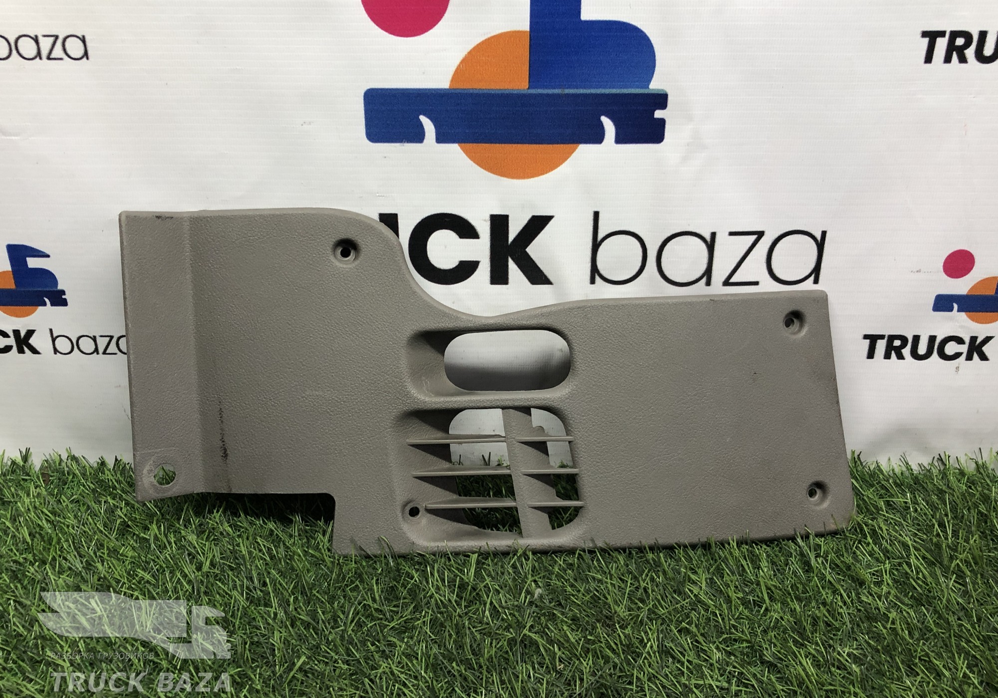 1304876 Накладка торпедо правая для Daf XF105 (с 2005)