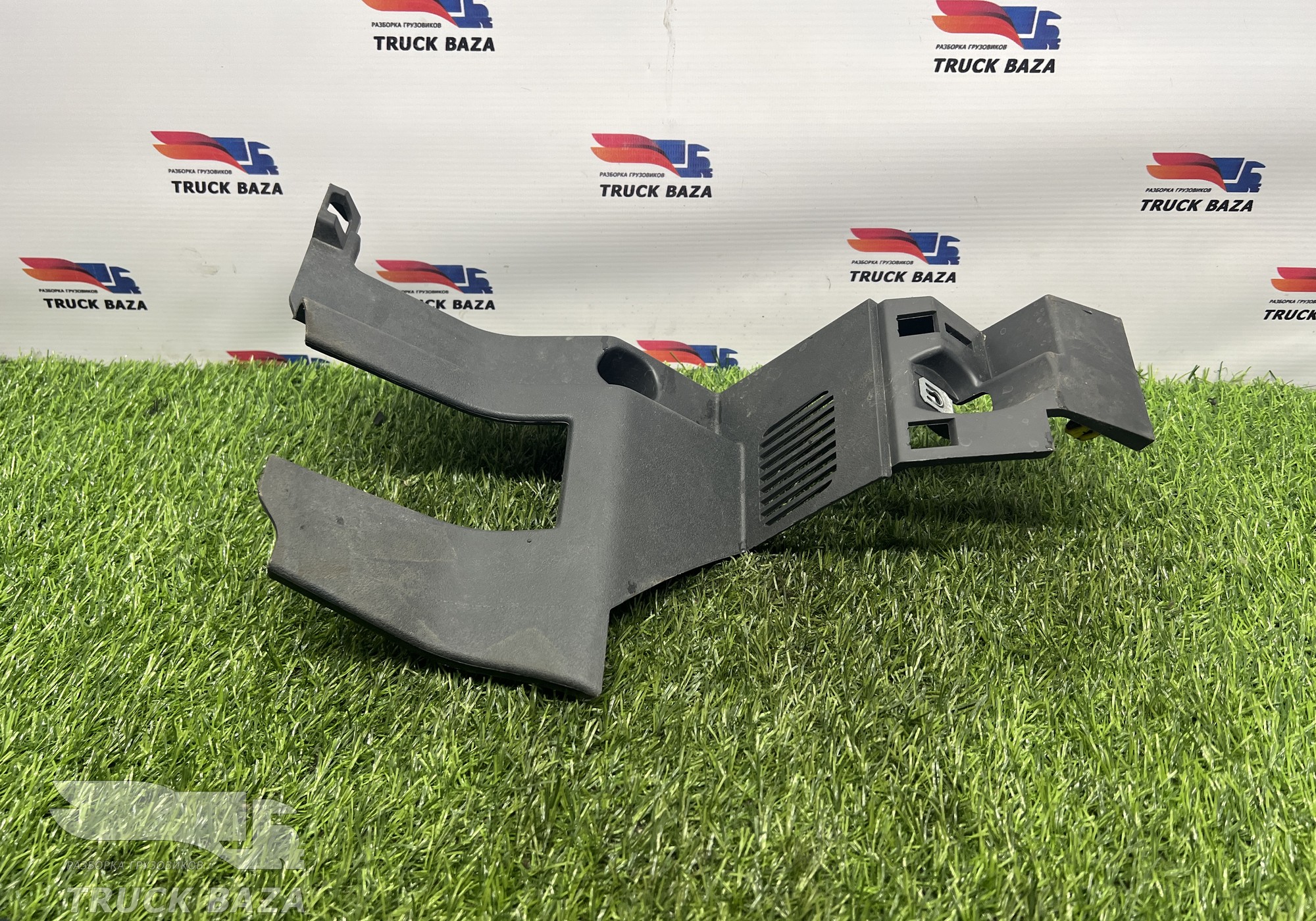 7482281368 Защитная консоль для Renault T (с 2013)