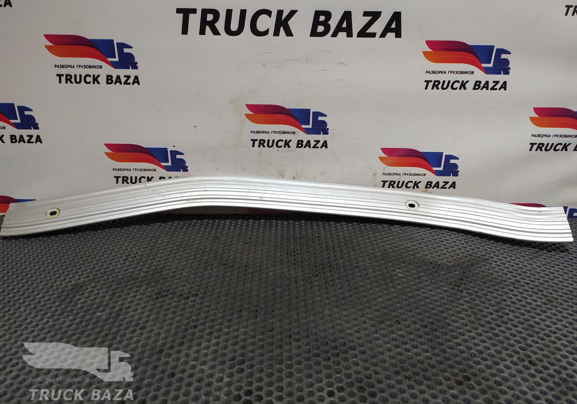 1476081 Накладка порога правая для Scania 5-series