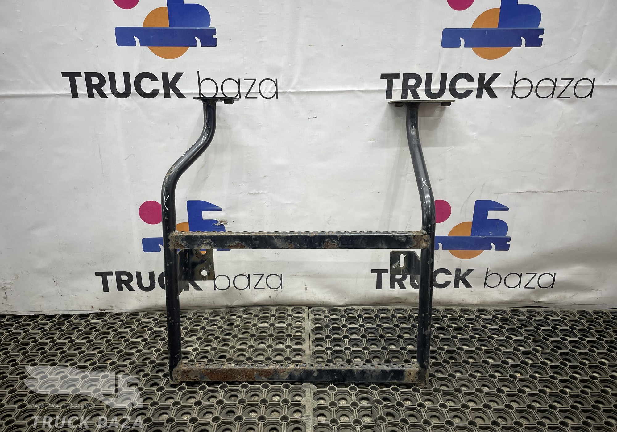 1689813 Лестница АКБ для Daf