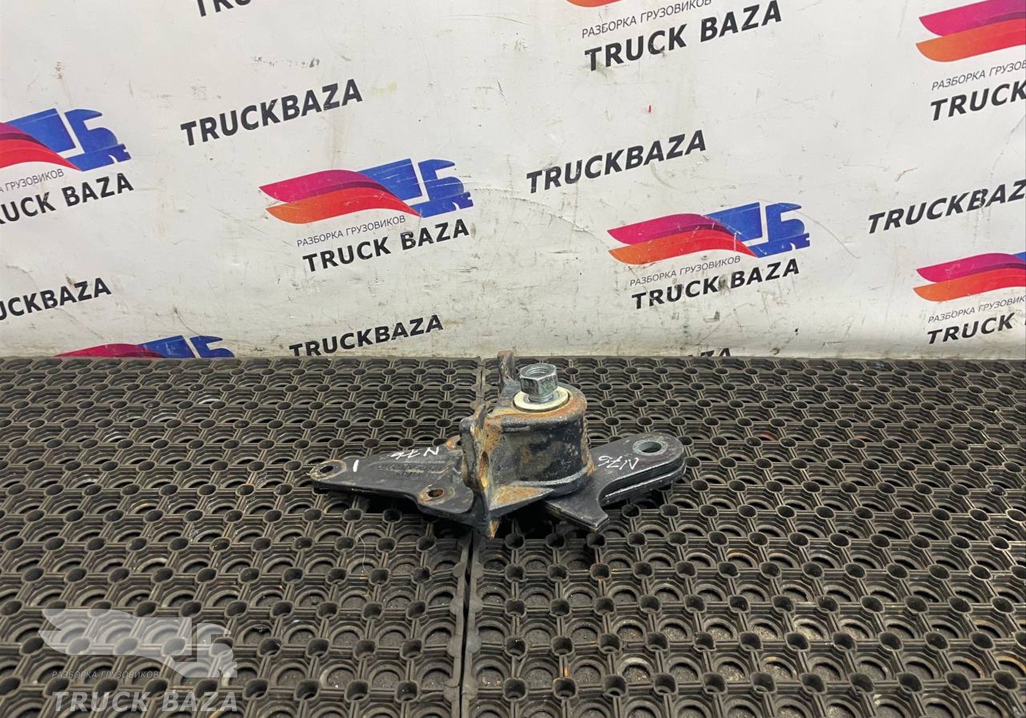 85413013010 Кронштейн передней рессоры для Man TGX TG3 (с 2020)