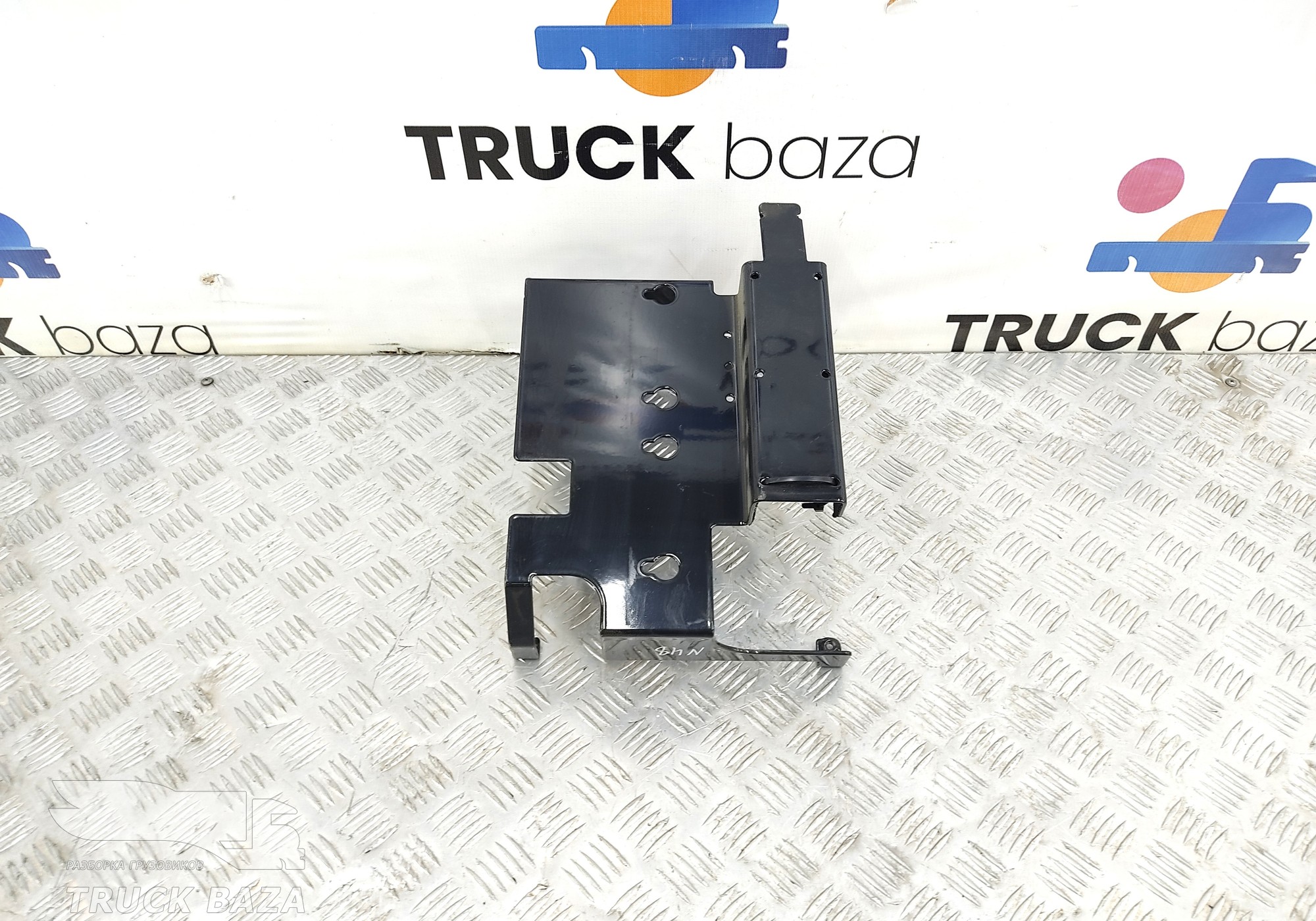 81254415372 Кронштейн блока предохранителей