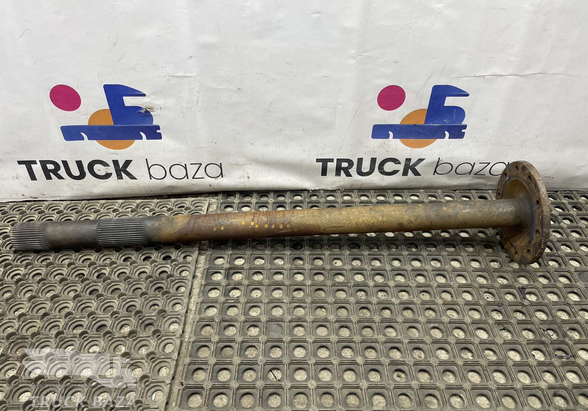 1363851 Полуось с блокировкой 1080 мм