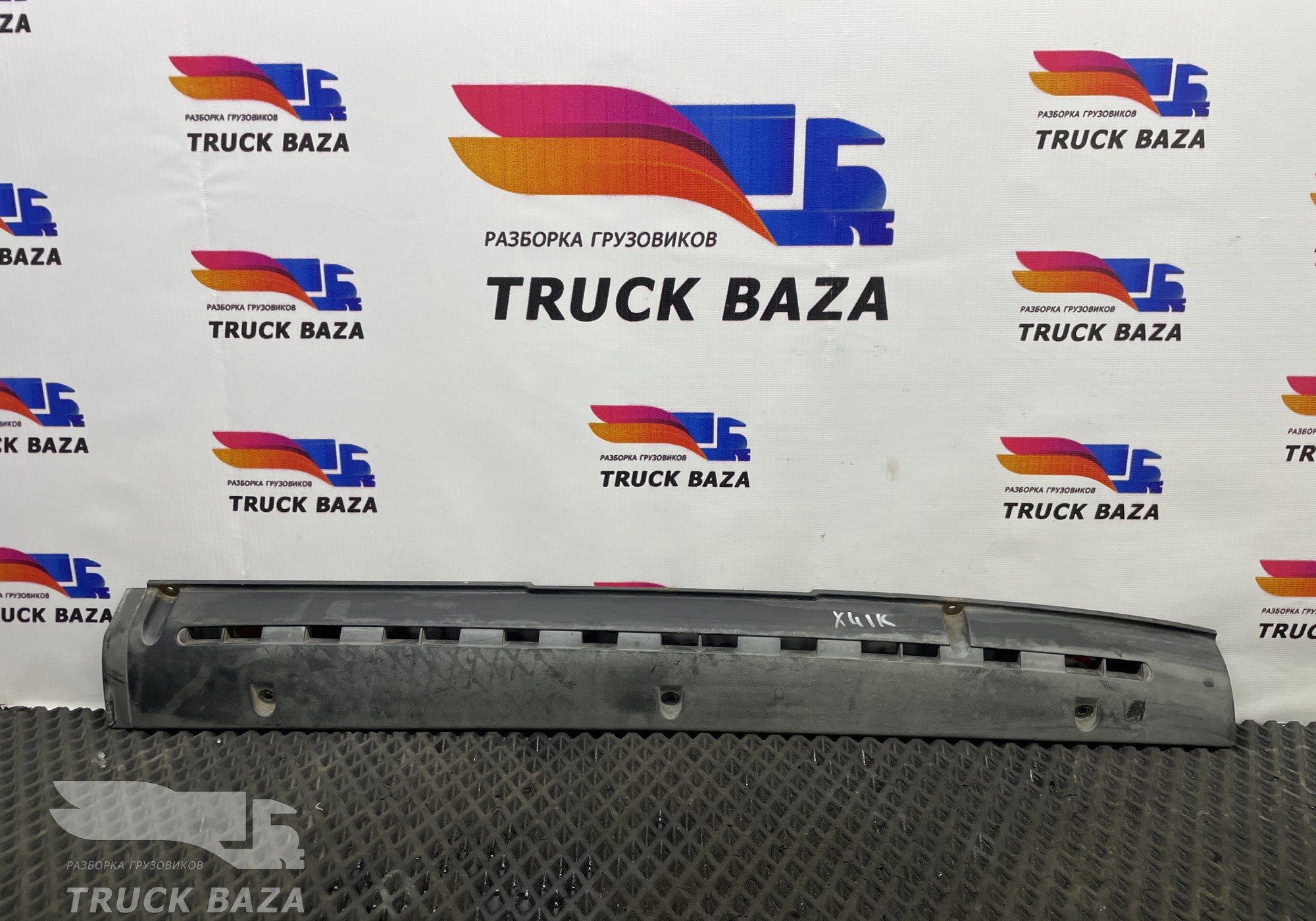 1297410 Накладка на торпедо правая для Daf XF105