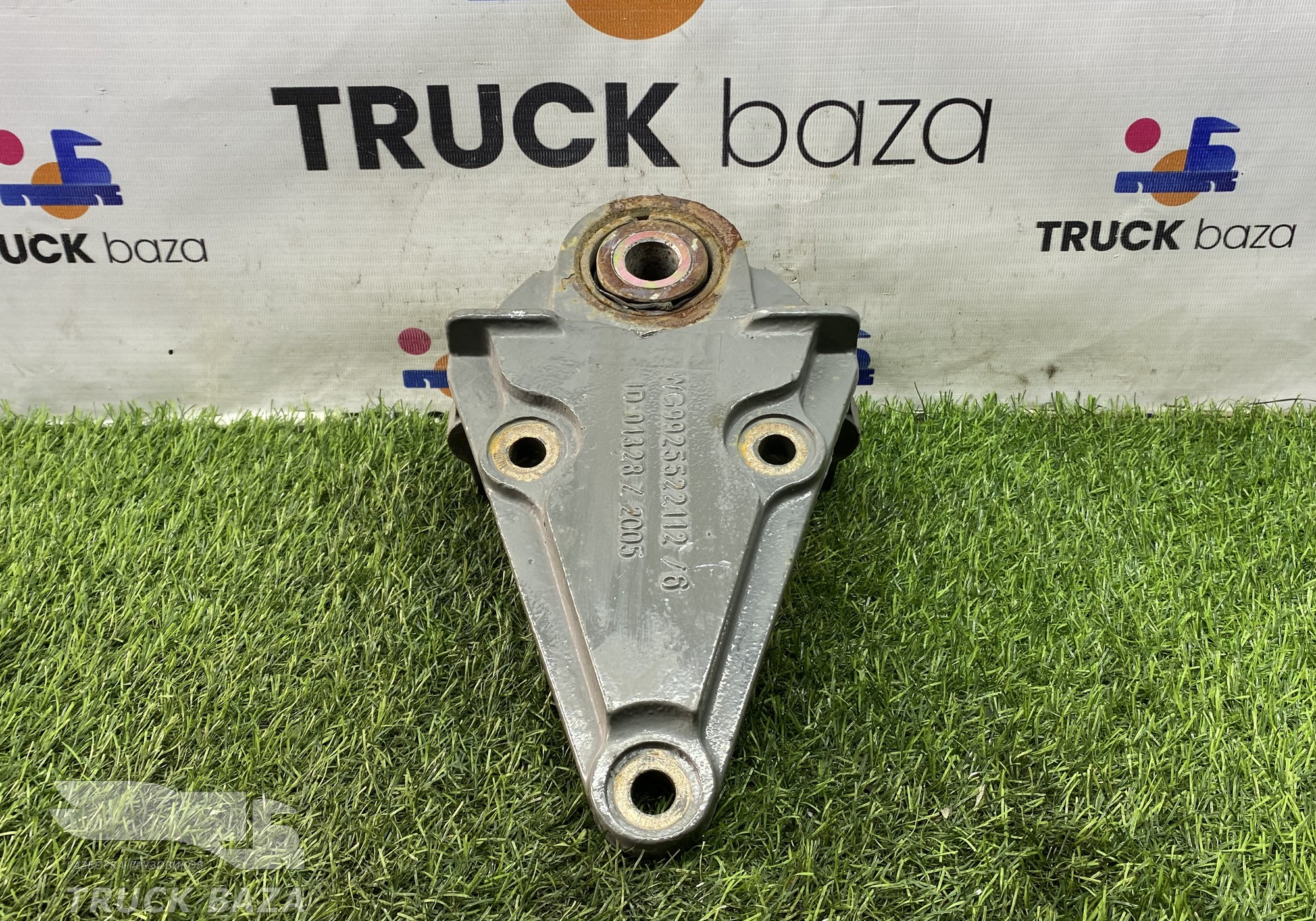 WG9925522112 Кронштейн передней рессоры для Sinotruk Sitrak C7H