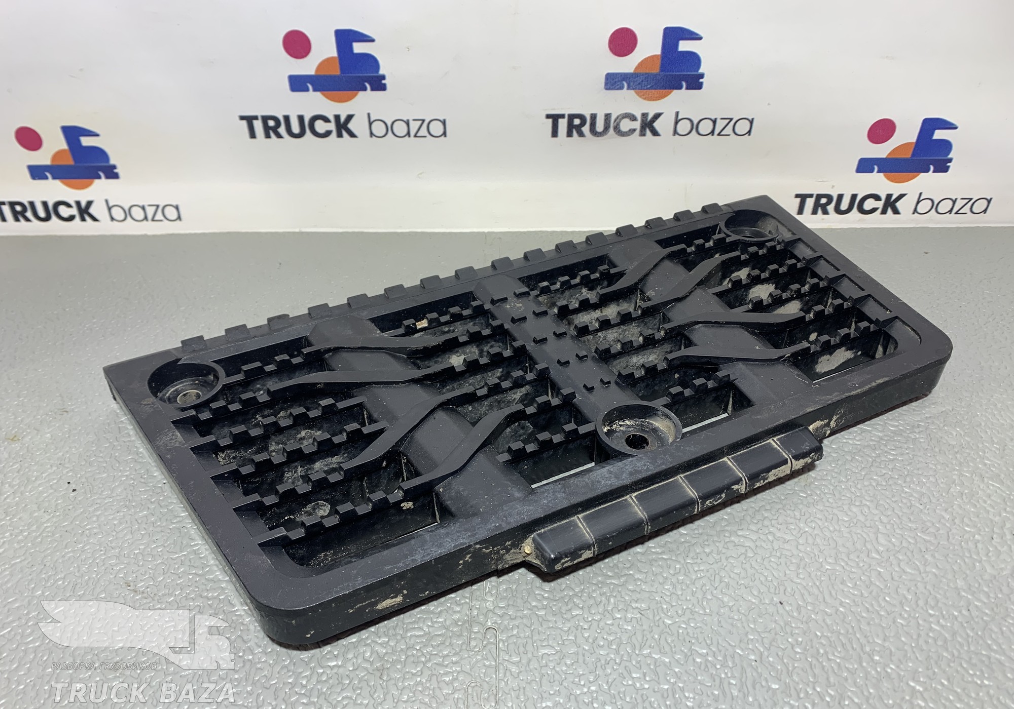 81615110035 Ступенька подножки для Man TGX TG3 (с 2020)