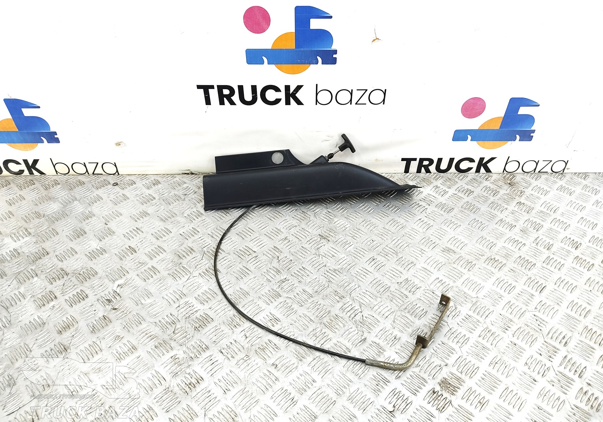 1368668 Накладка ручки бардачка левая для Daf XF105 (с 2005)