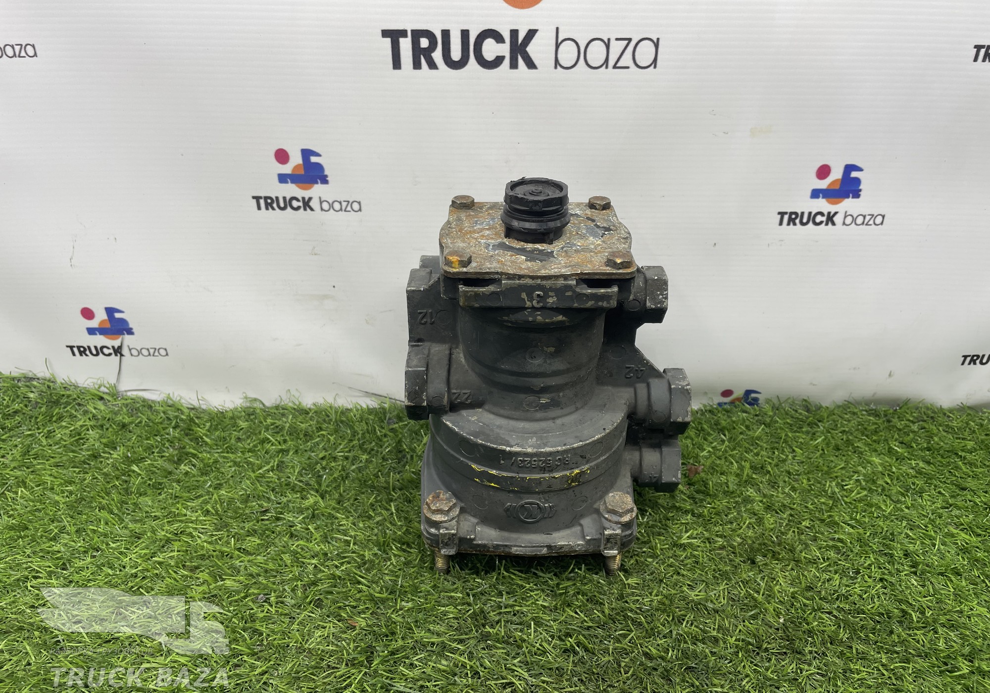 AB2840 Кран управления тормозами прицепа