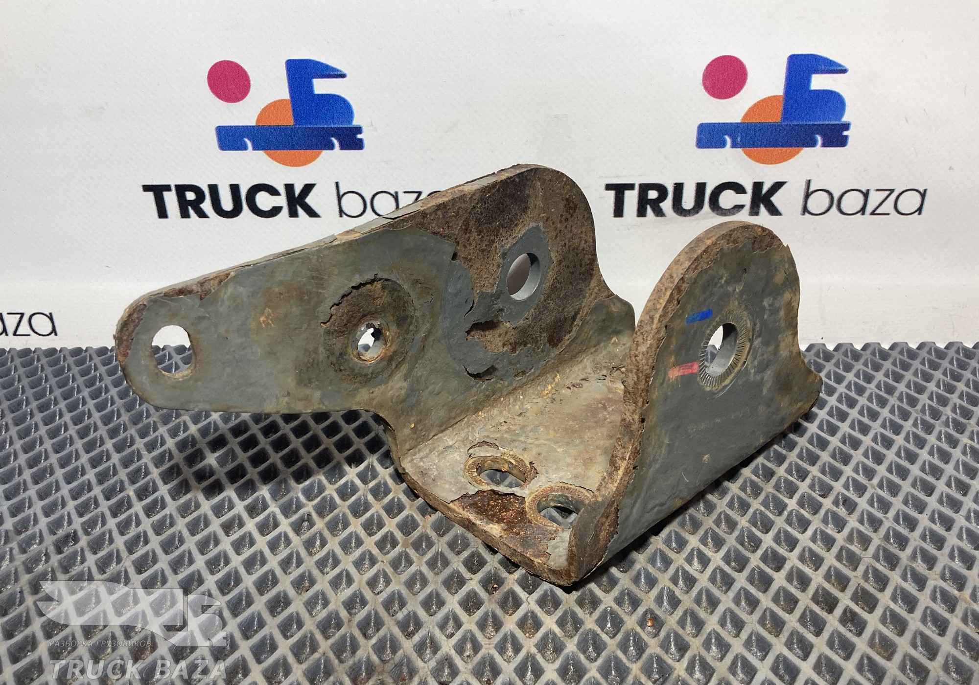 810W417202782 Кронштейн торсиона кабины правый для Sinotruk Sitrak C7H