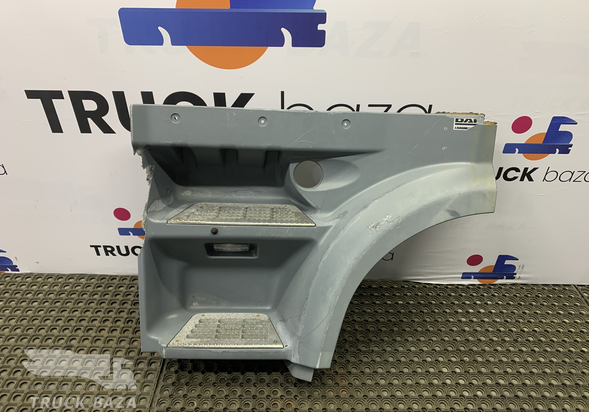 1796244 Корпус подножек левый для Daf XF105