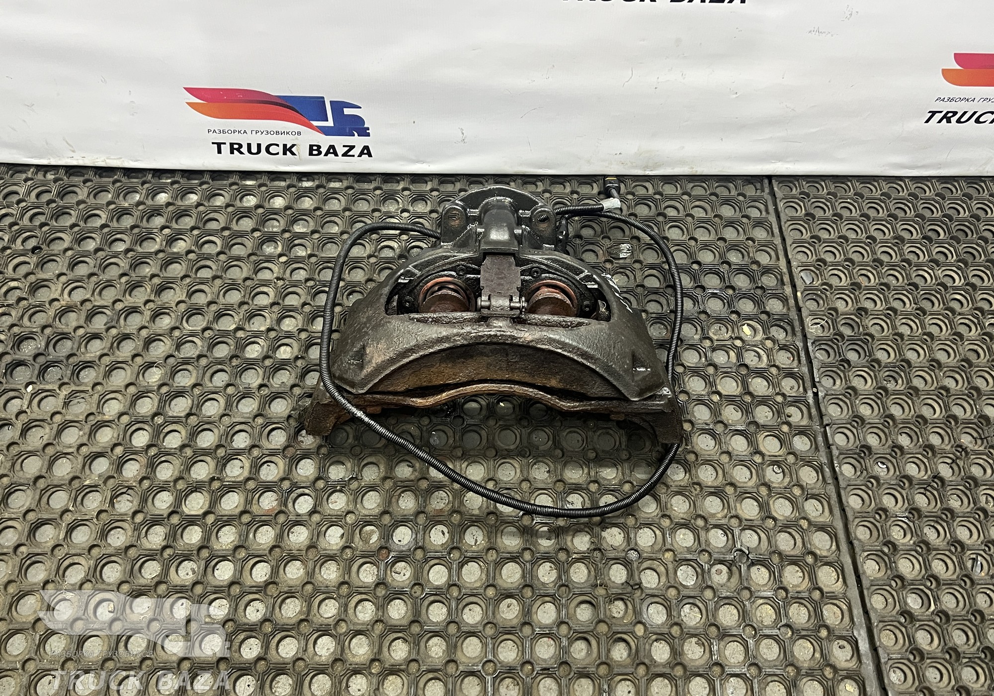 81508046498 Суппорт передний правый / задний левый для Man TGX II (с 2012)