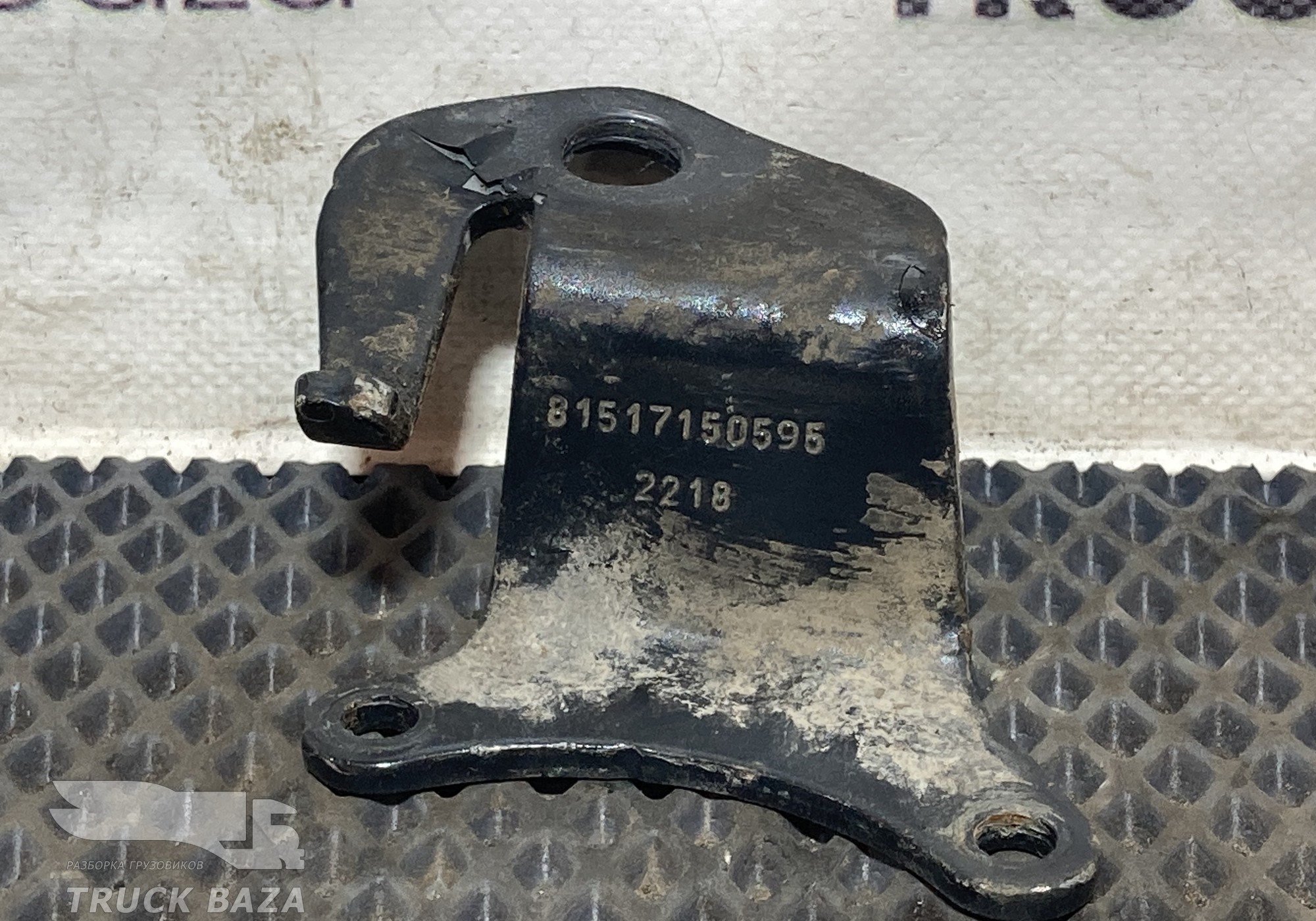 81517150595 Кронштейн крана ABS