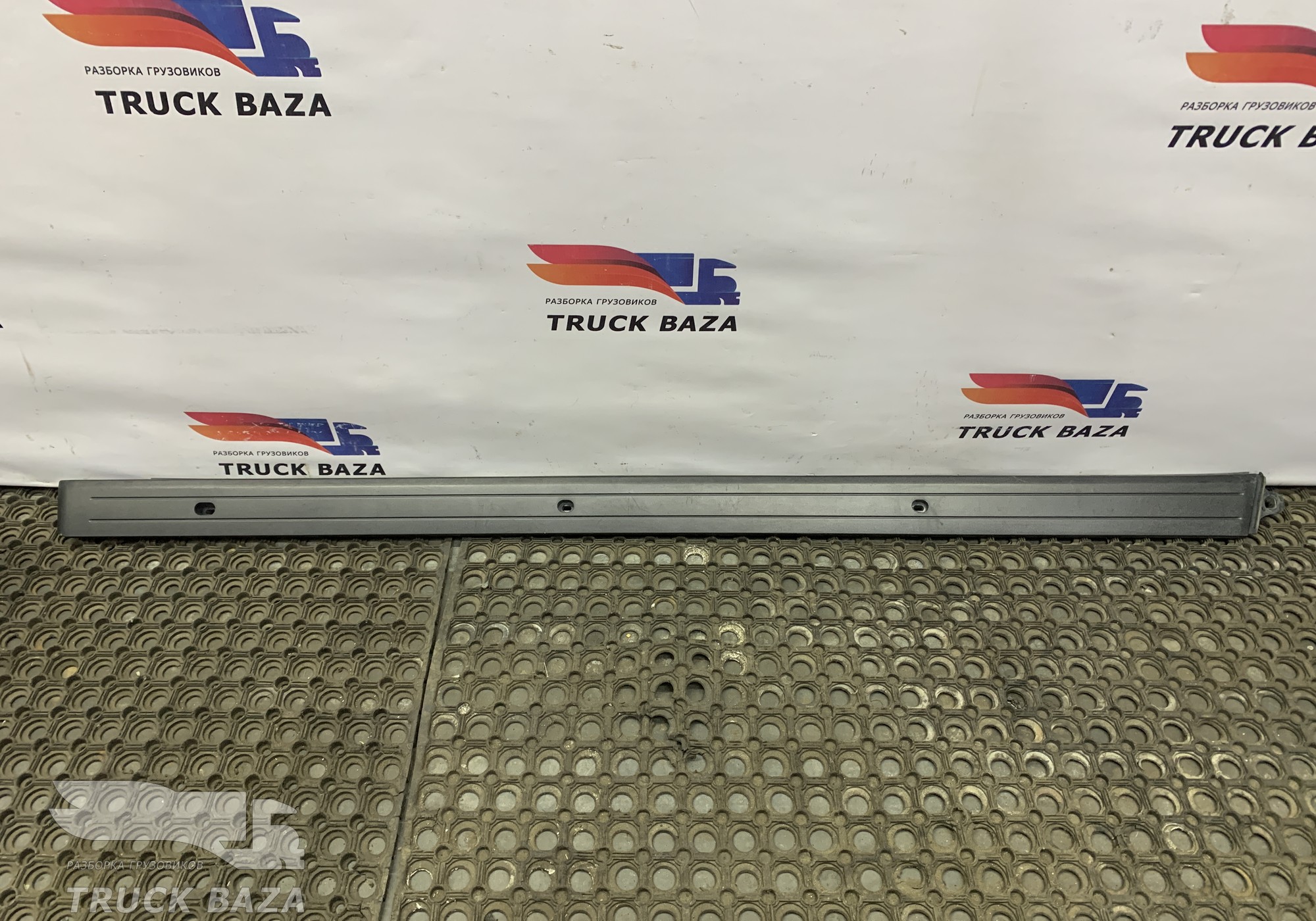 A9406980862 Накладка крыши кабины левая для КАМАЗ 5490 (с 2013)