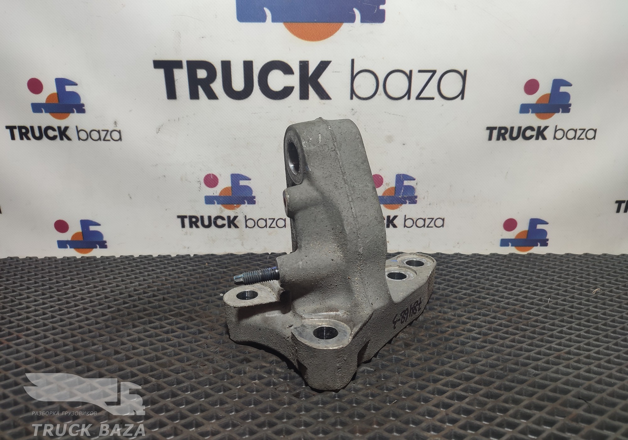 21515058 Кронштейн двигателя правый для Renault T
