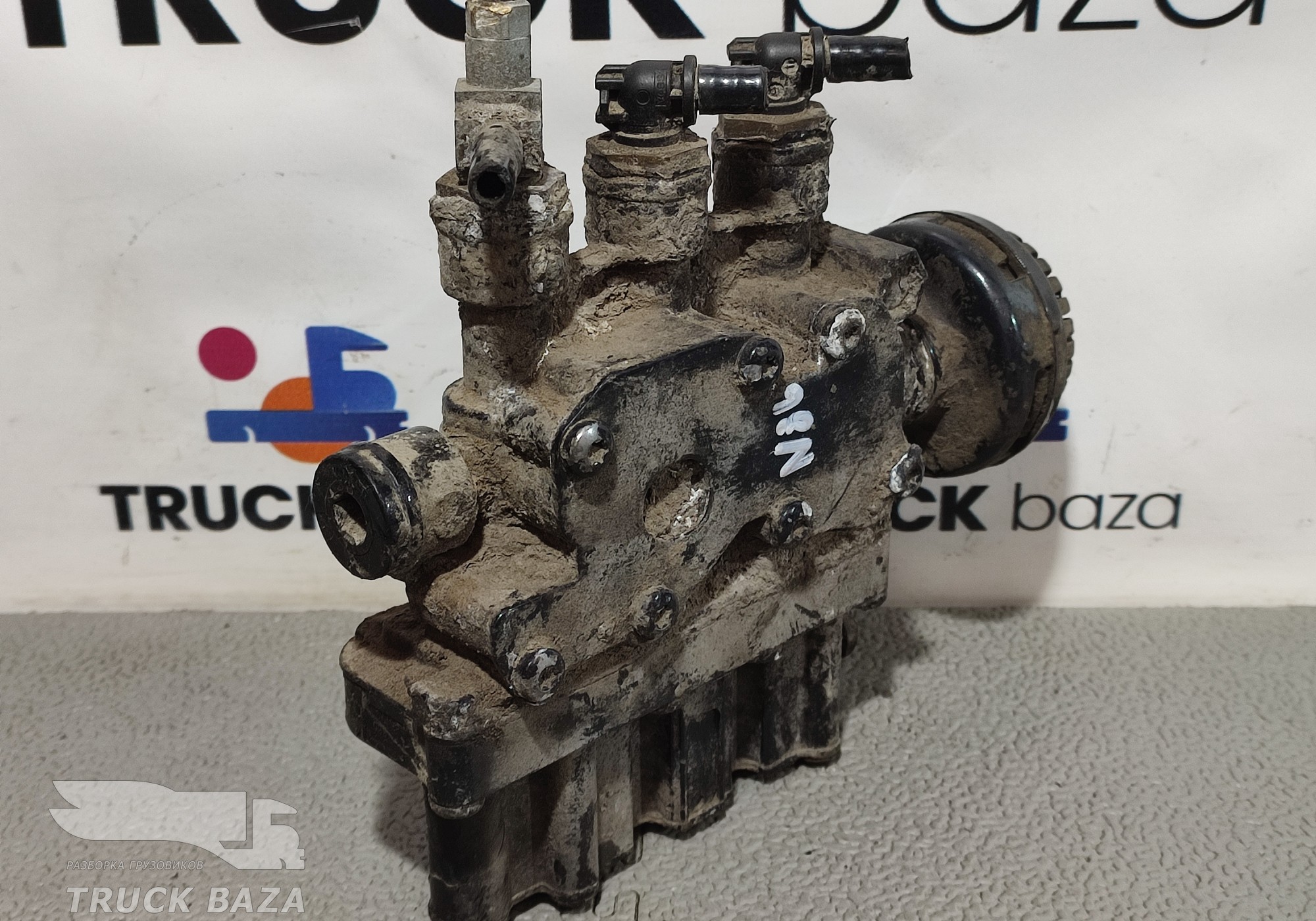 4728800300 Кран уровня пола главный