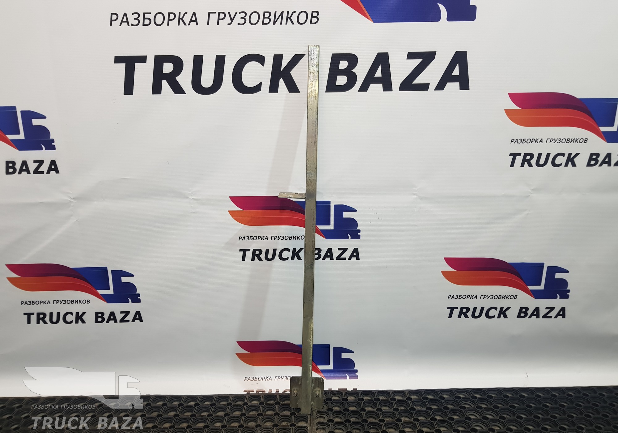 1297303 Кронштейн продолжения двери правый для Daf 95XF