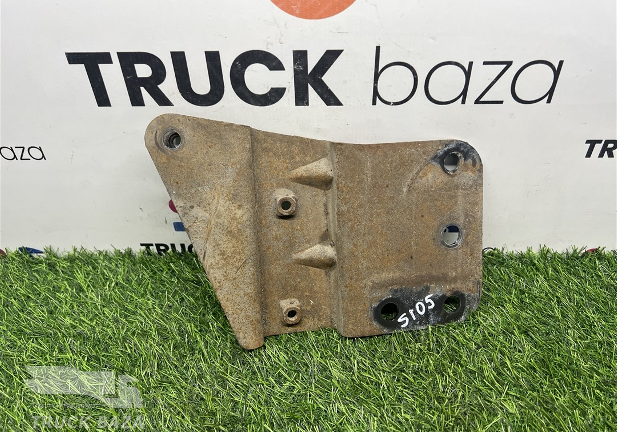 1446255 Кронштейн радиатора для Scania 5-series R (с 2004 по 2016)