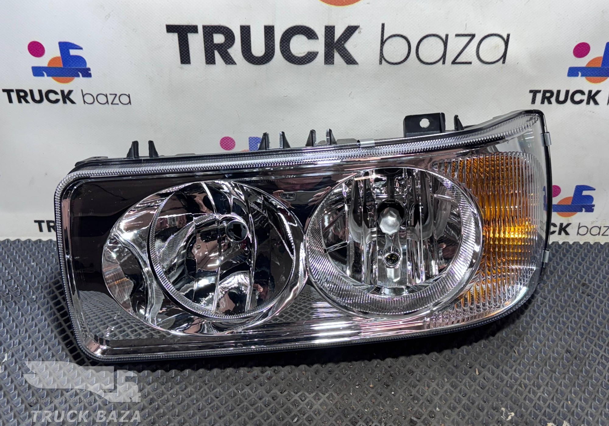 1743684 Фара передняя левая для Daf XF95