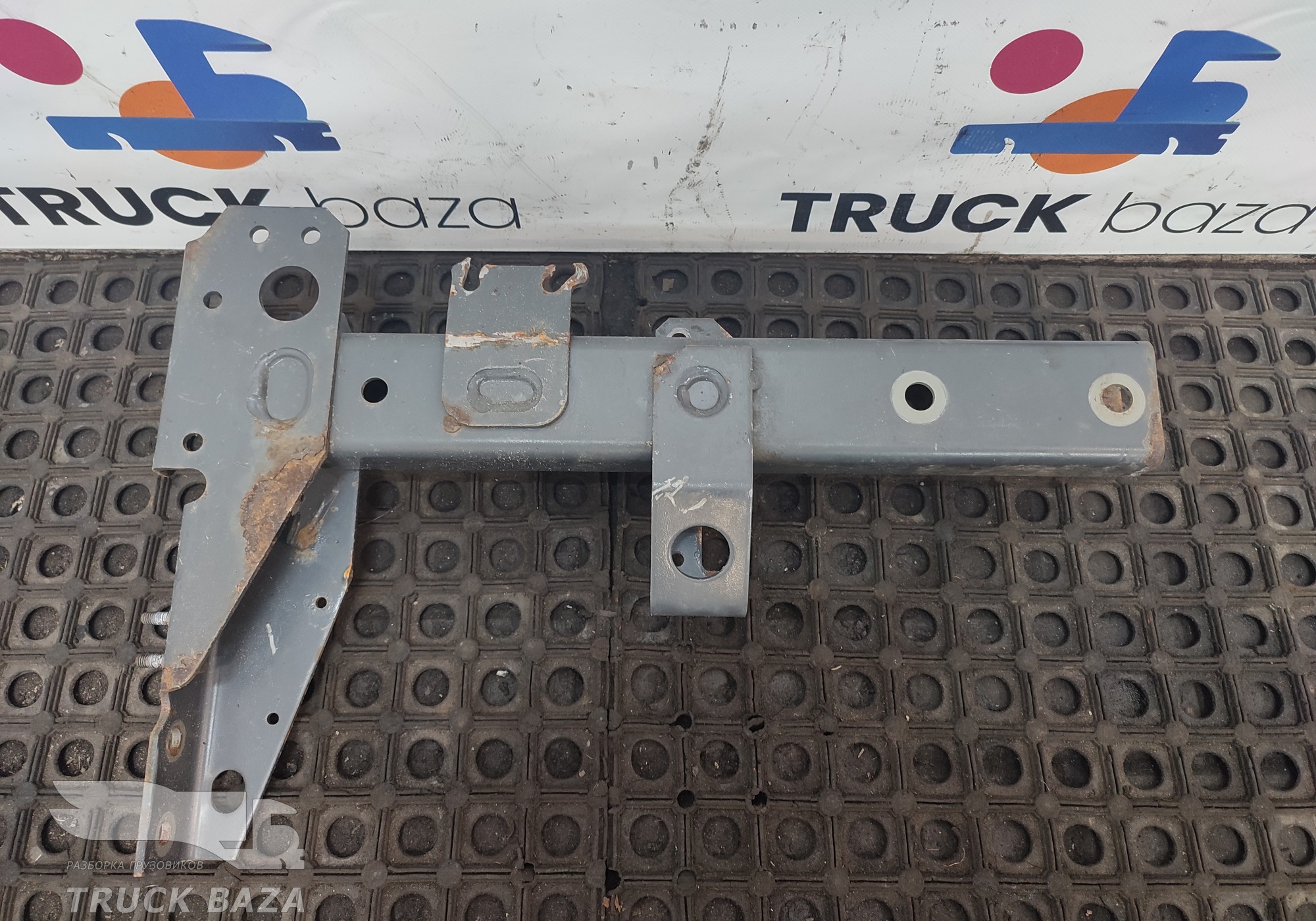 1931013 Кронштейн крыла переднего левого для Daf XF105 (с 2006 по 2020)