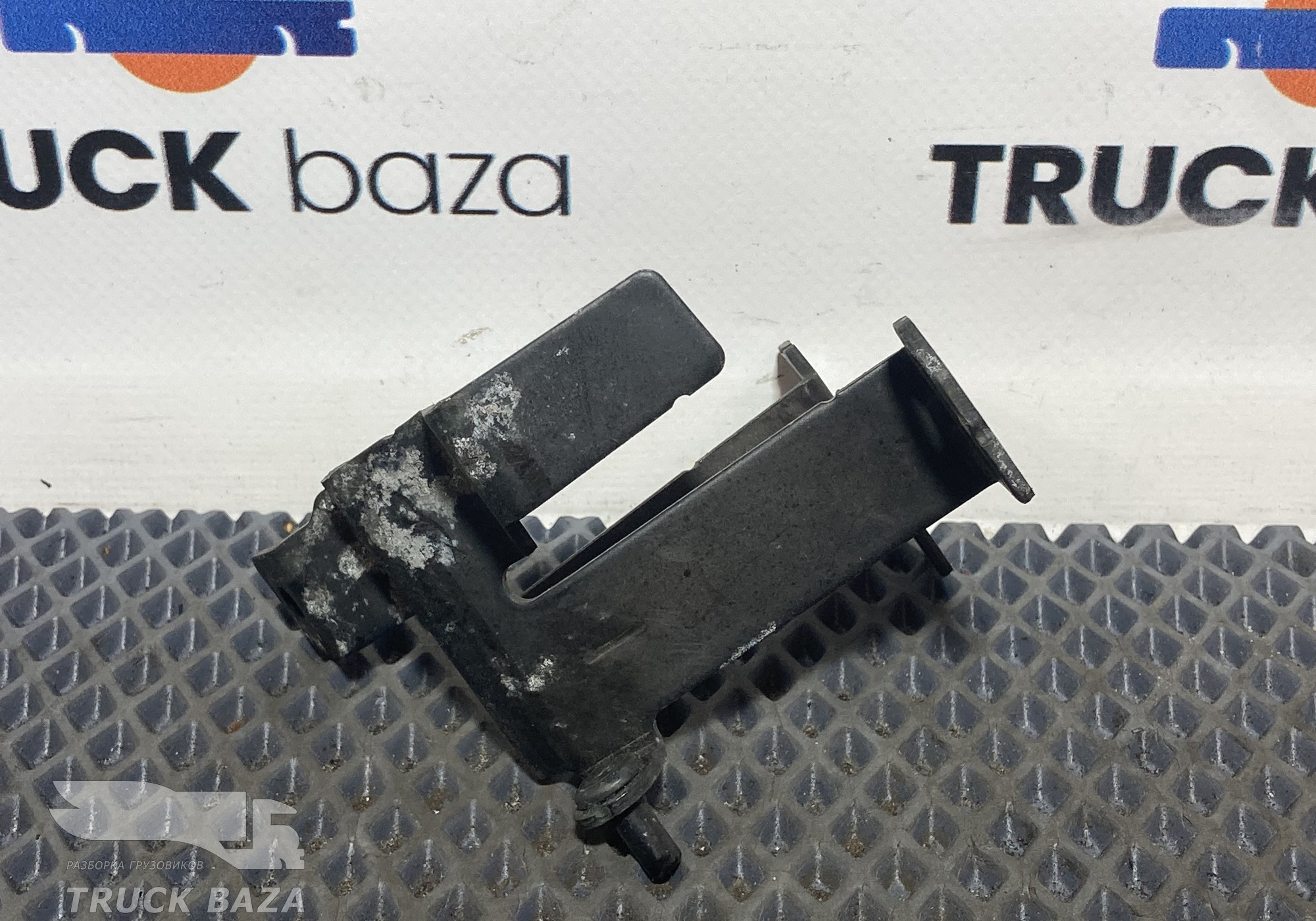 1772724 Кронштейн крана печки