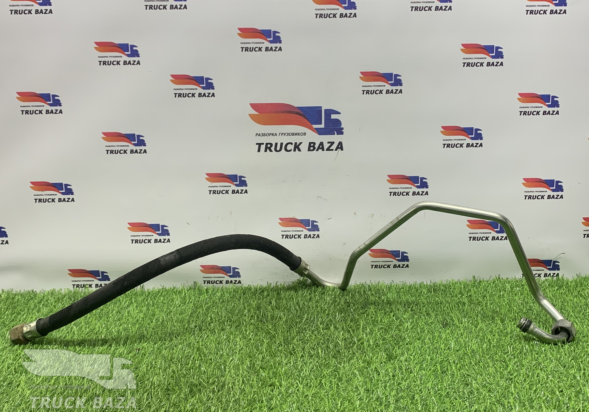 81512010416 Шланг тормозной передний правый