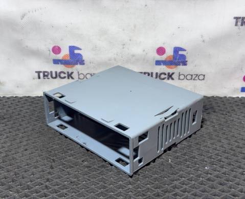 9438400124 Рамка магнитолы для КАМАЗ