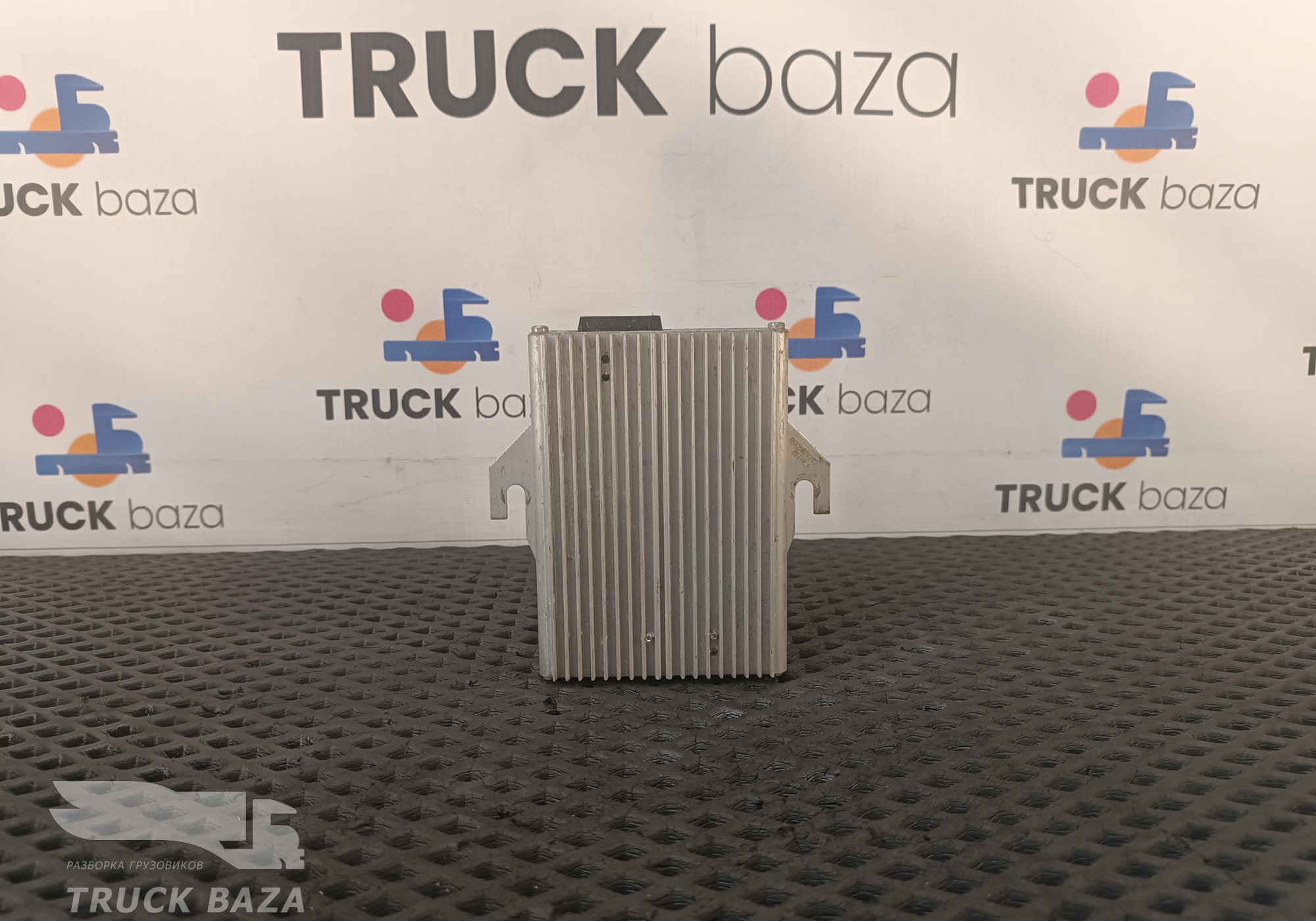 7420880230 Преобразователь напряжения 15А для Renault