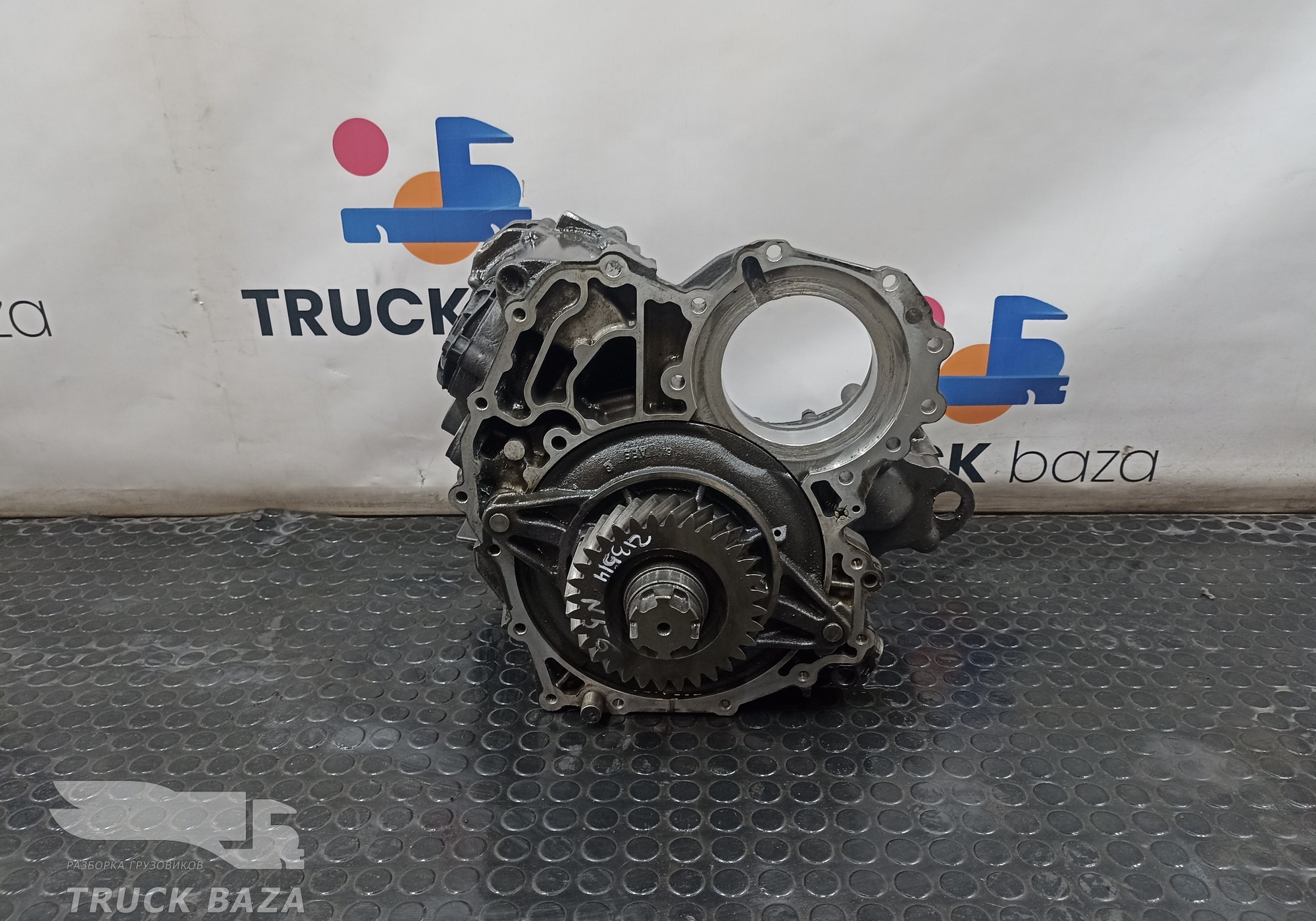 1864537 Корпус КПП ZF задняя часть для Iveco