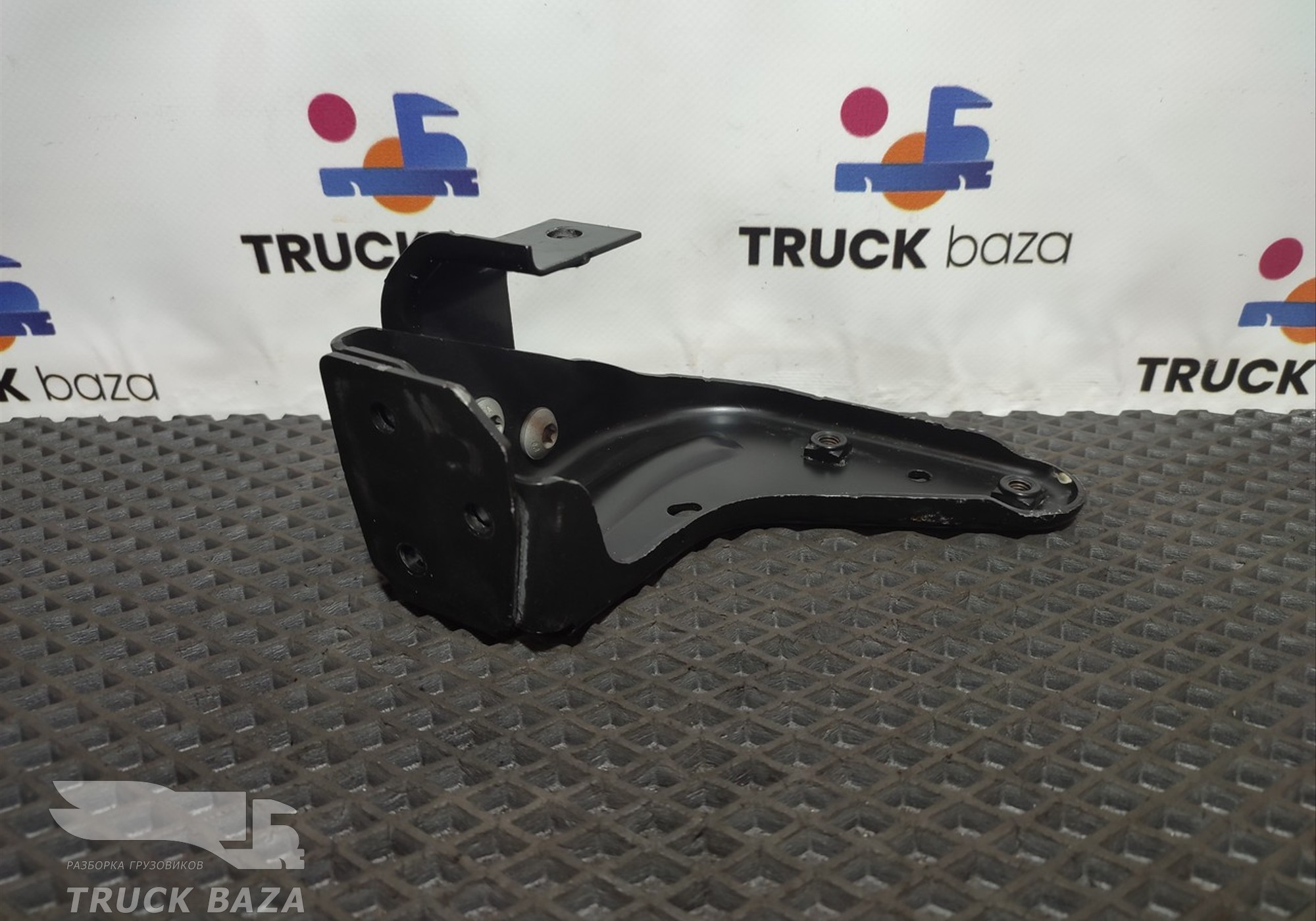 A9606601615 Кронштейн подножки правый для Mercedes-Benz Actros New Actros MP4 (с 2011)