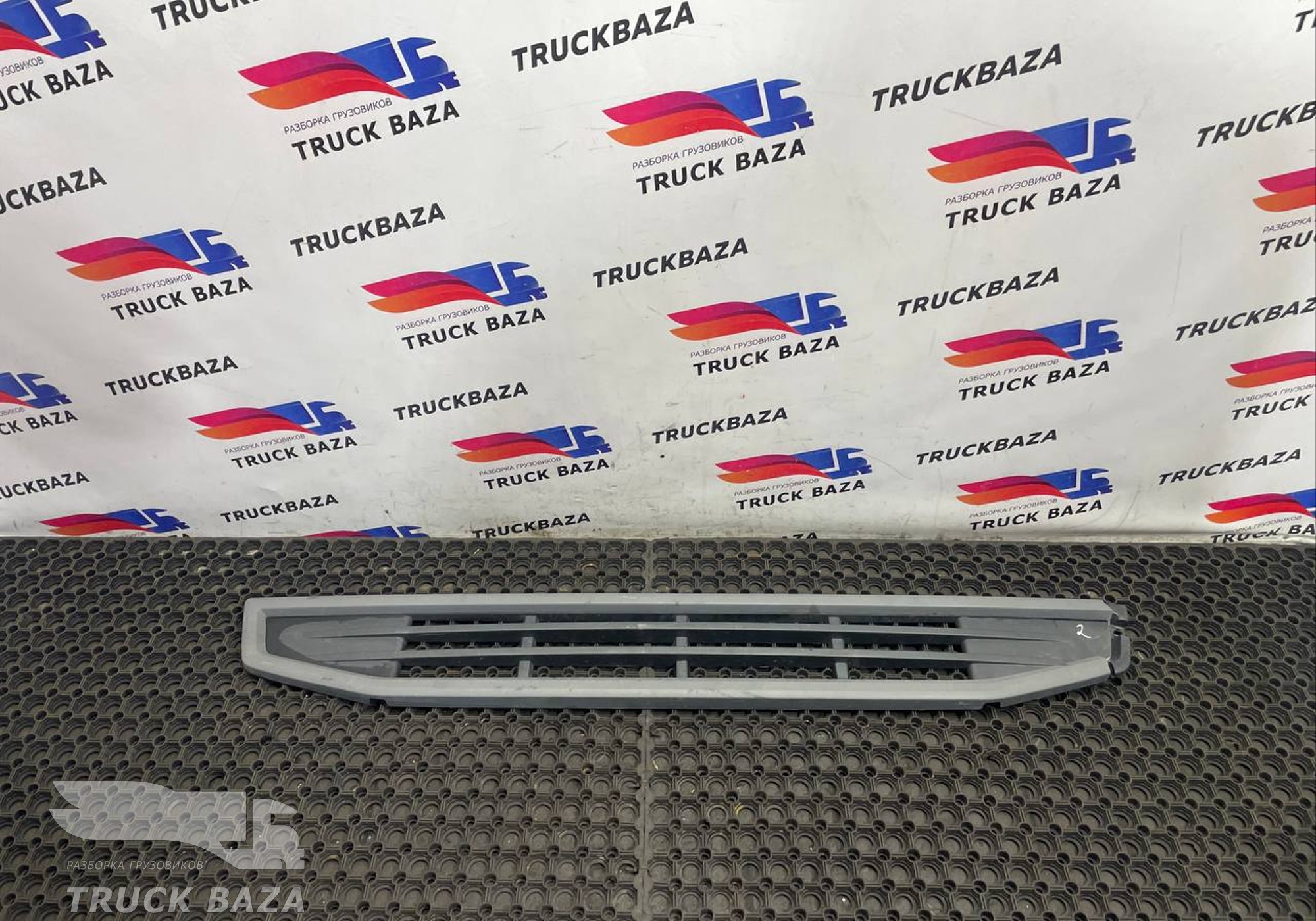 82220161 Решетка радиатора для Volvo FH 4 (с 2012)