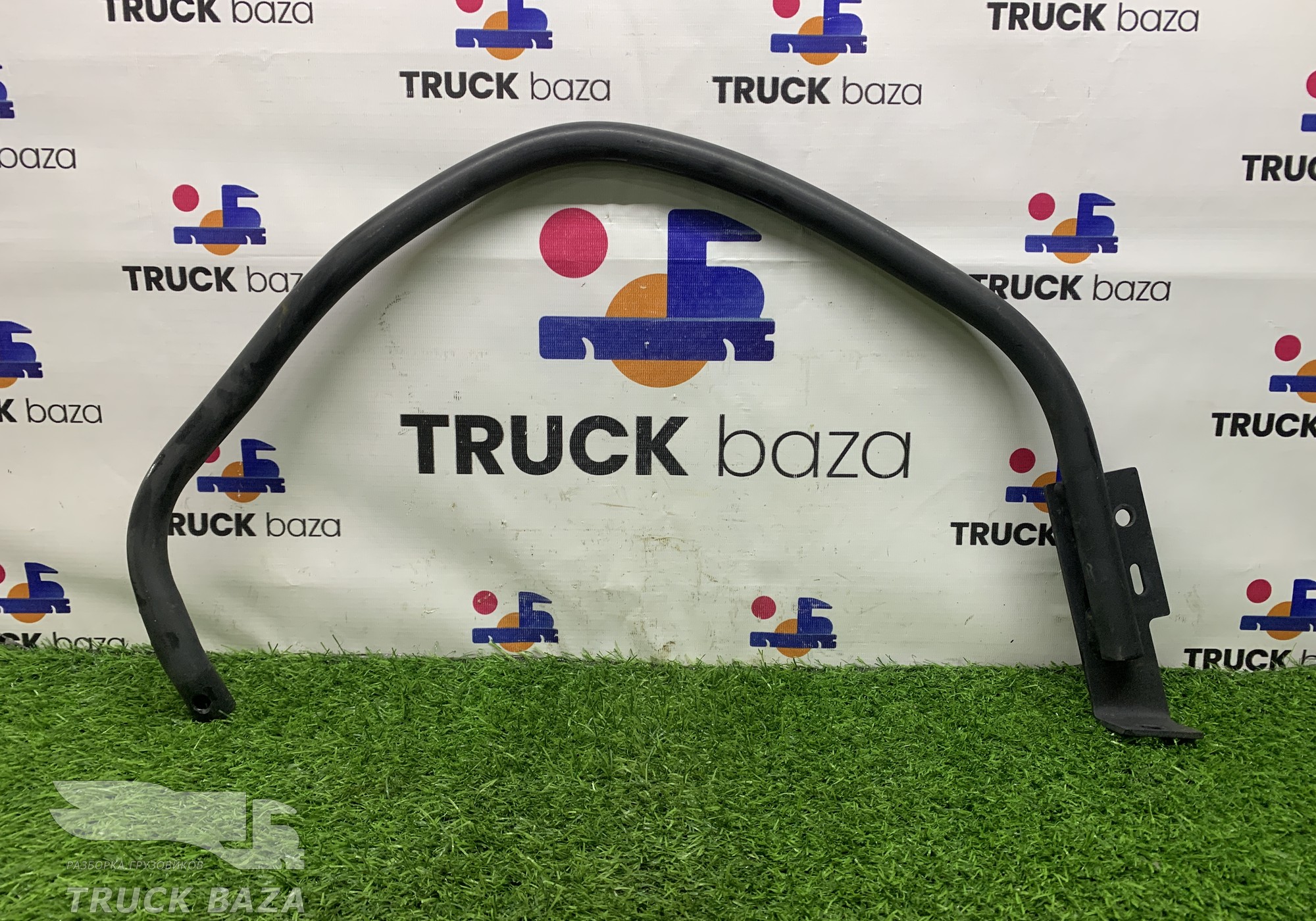 1445213 Поручень кабины правый