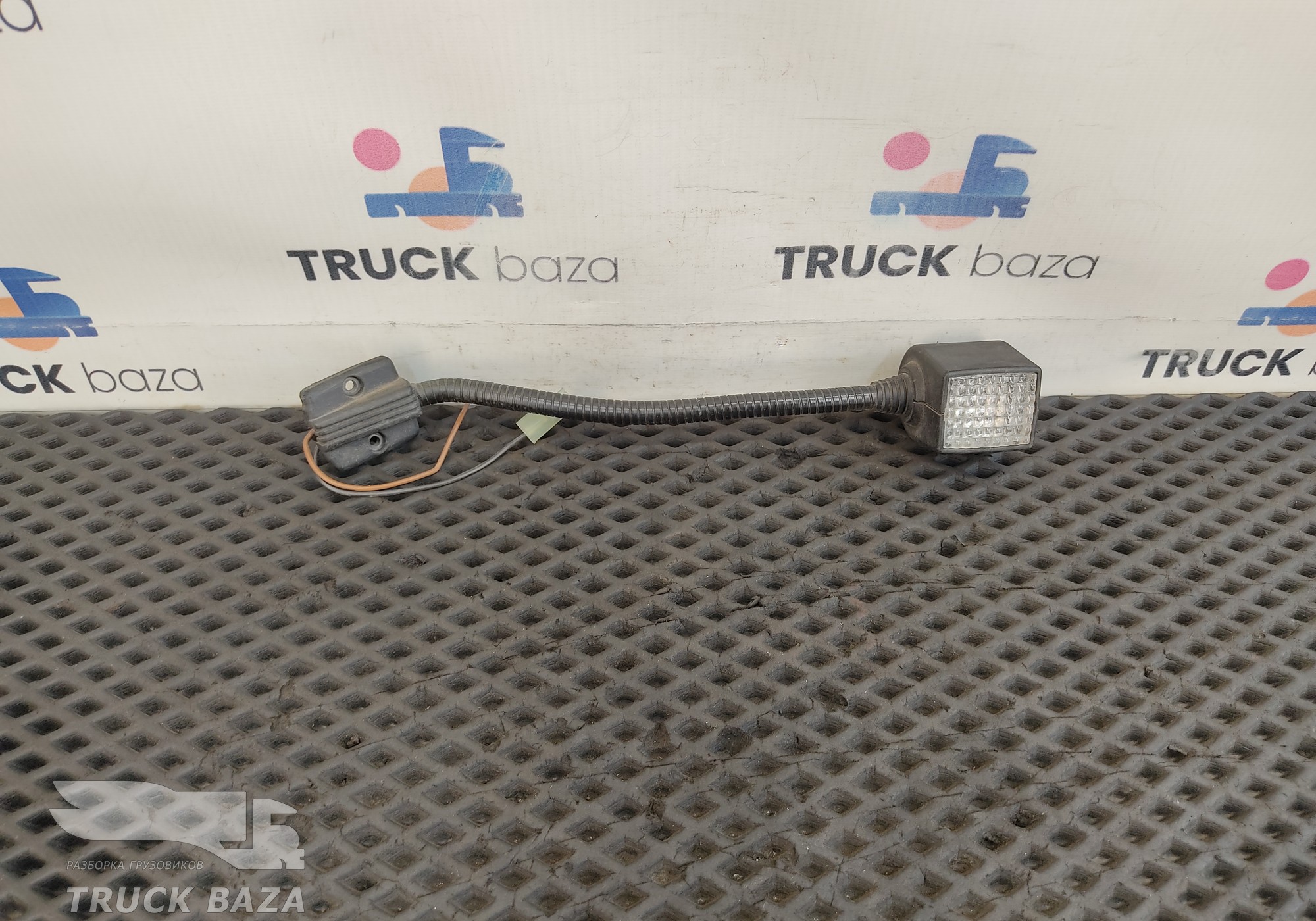 1664207 Плафон салонный